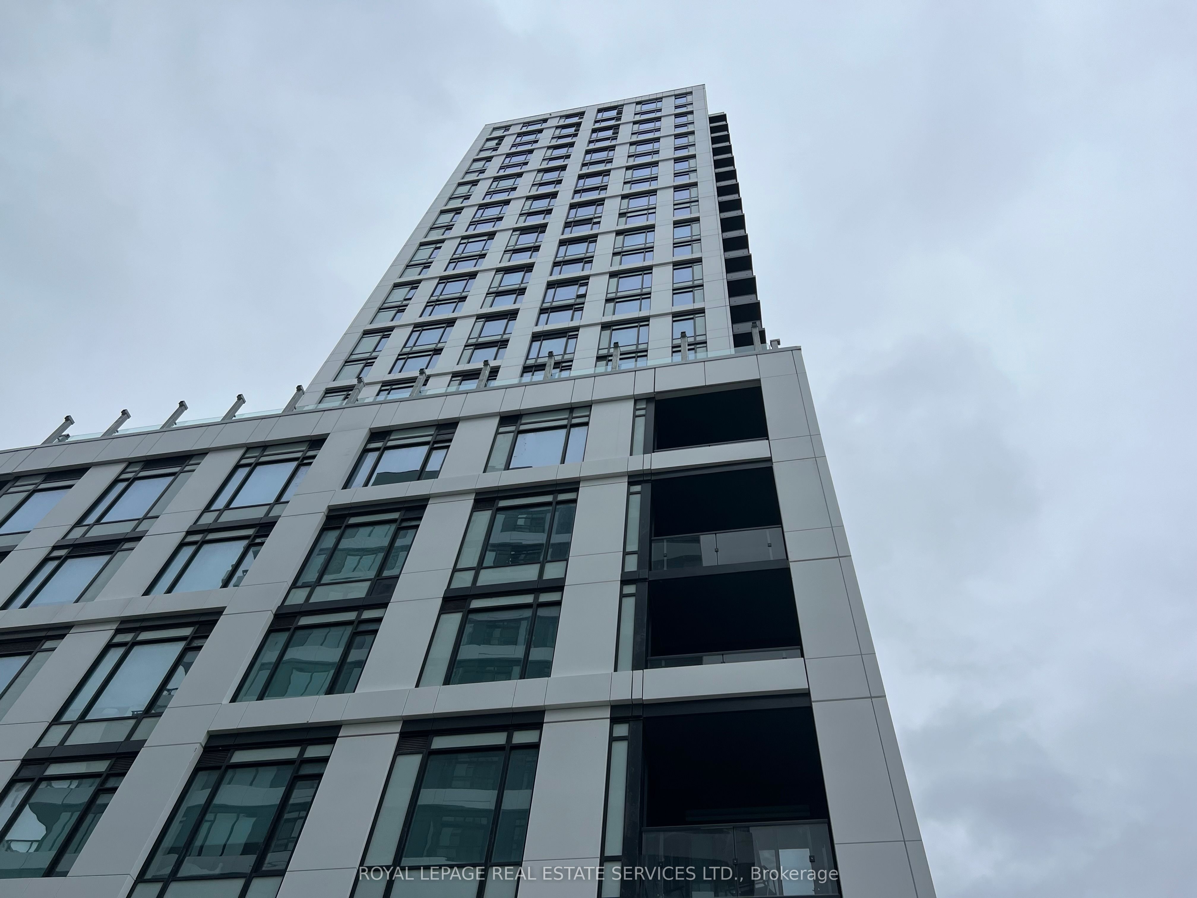 2495 Eglinton Avenue W 2713, Mississauga, ON L5M 2T2