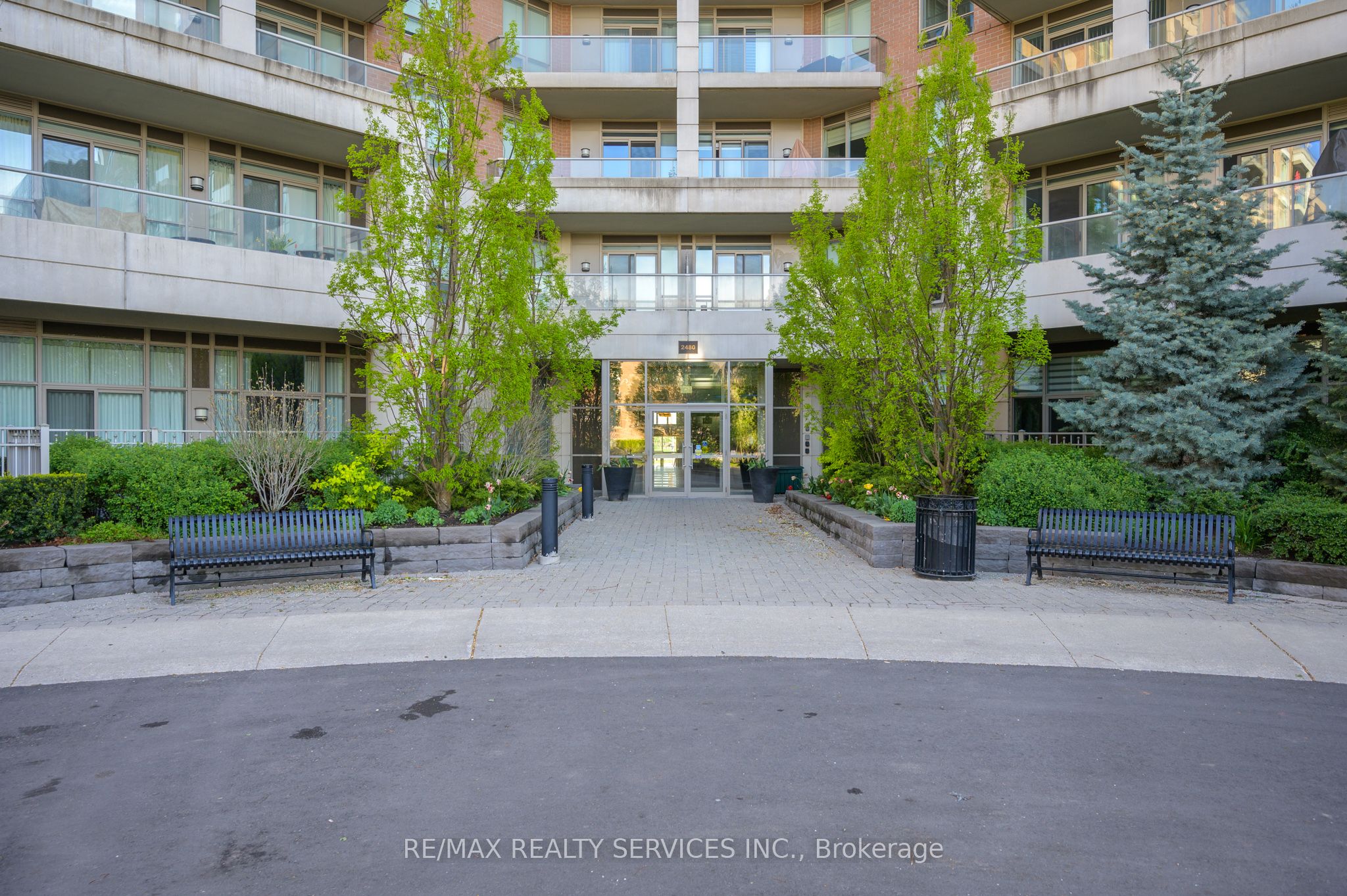 2480 Prince Michael Drive 624, Oakville, ON L6H 0H1 photo 4