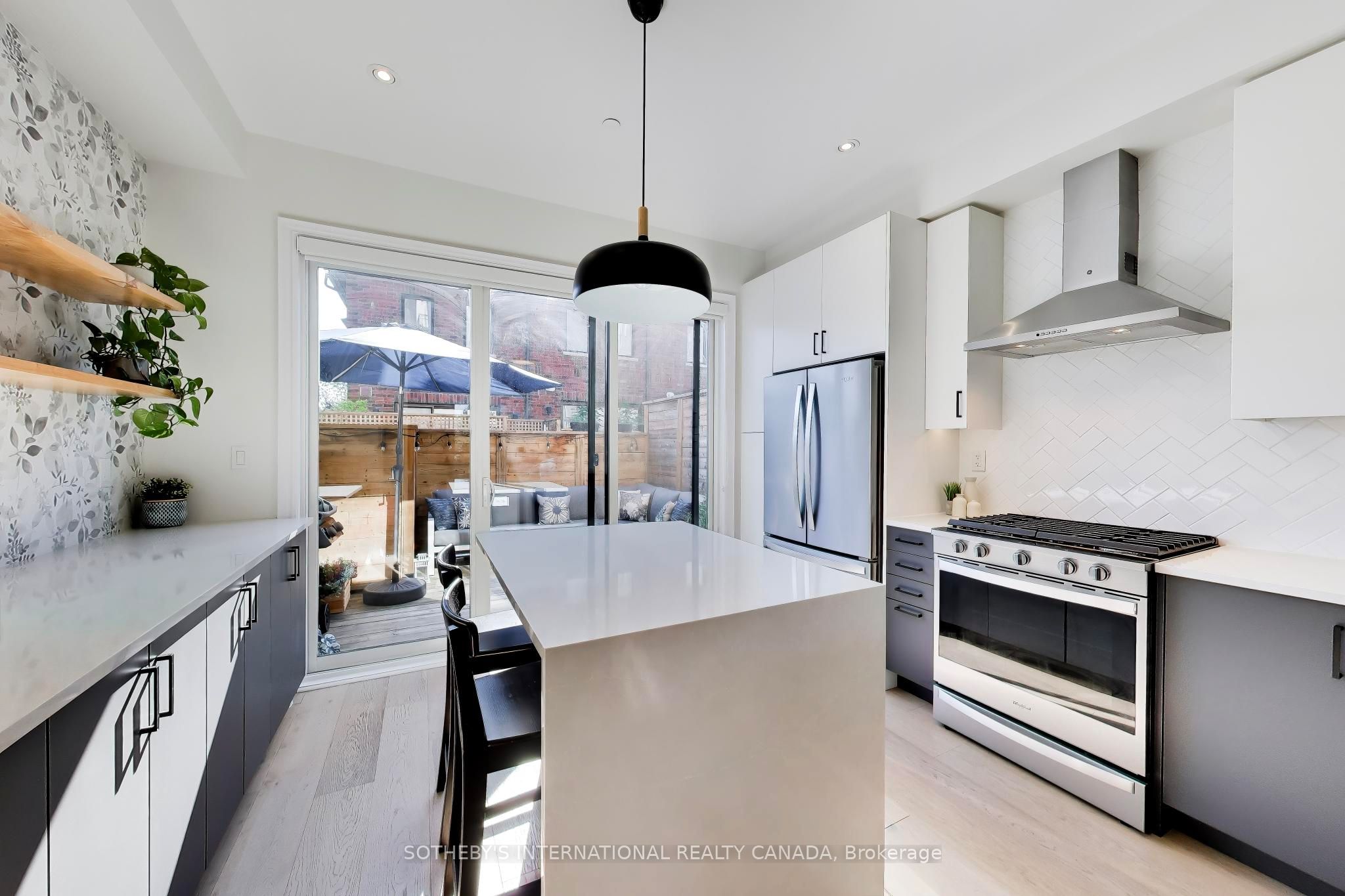 80 Daisy Avenue 30, Toronto, ON M8W 0B7 photo 3