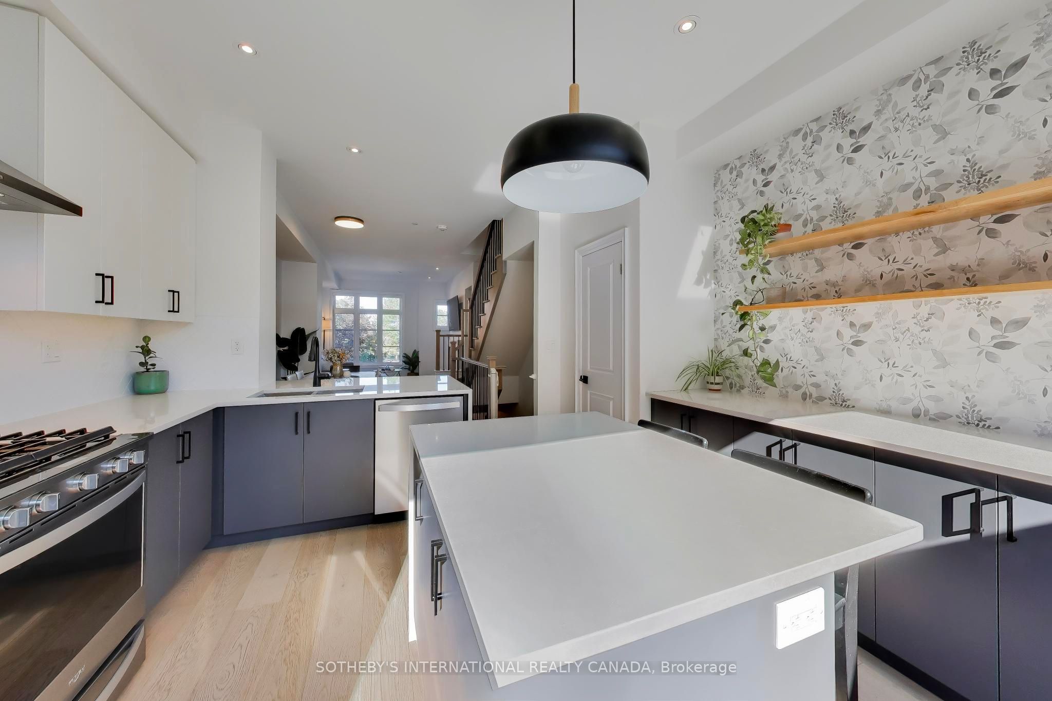 80 Daisy Avenue 30, Toronto, ON M8W 0B7 photo 4