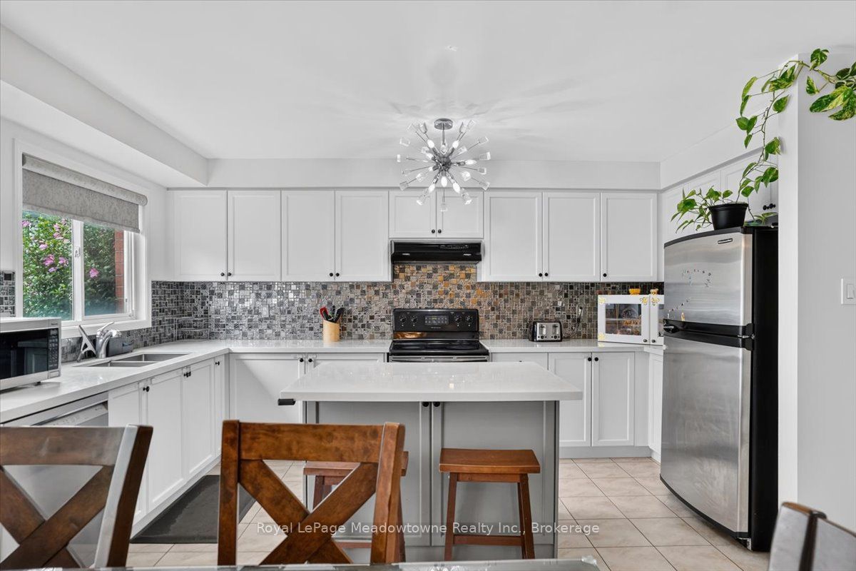 1138 Charlton Way, Milton, ON L9T 5Y8 photo 4