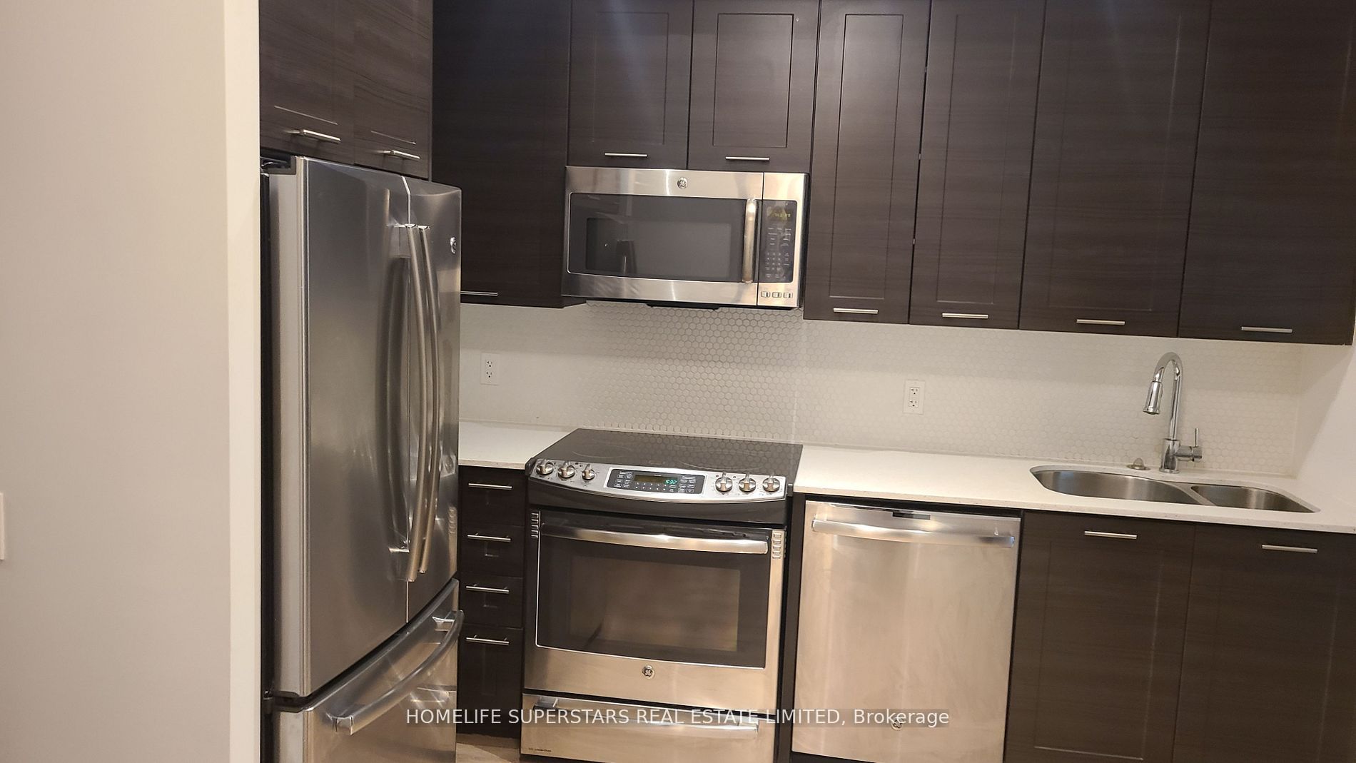 2212 Lake Shore Boulevard W 2907, Toronto, ON M8V 0C2 photo 2