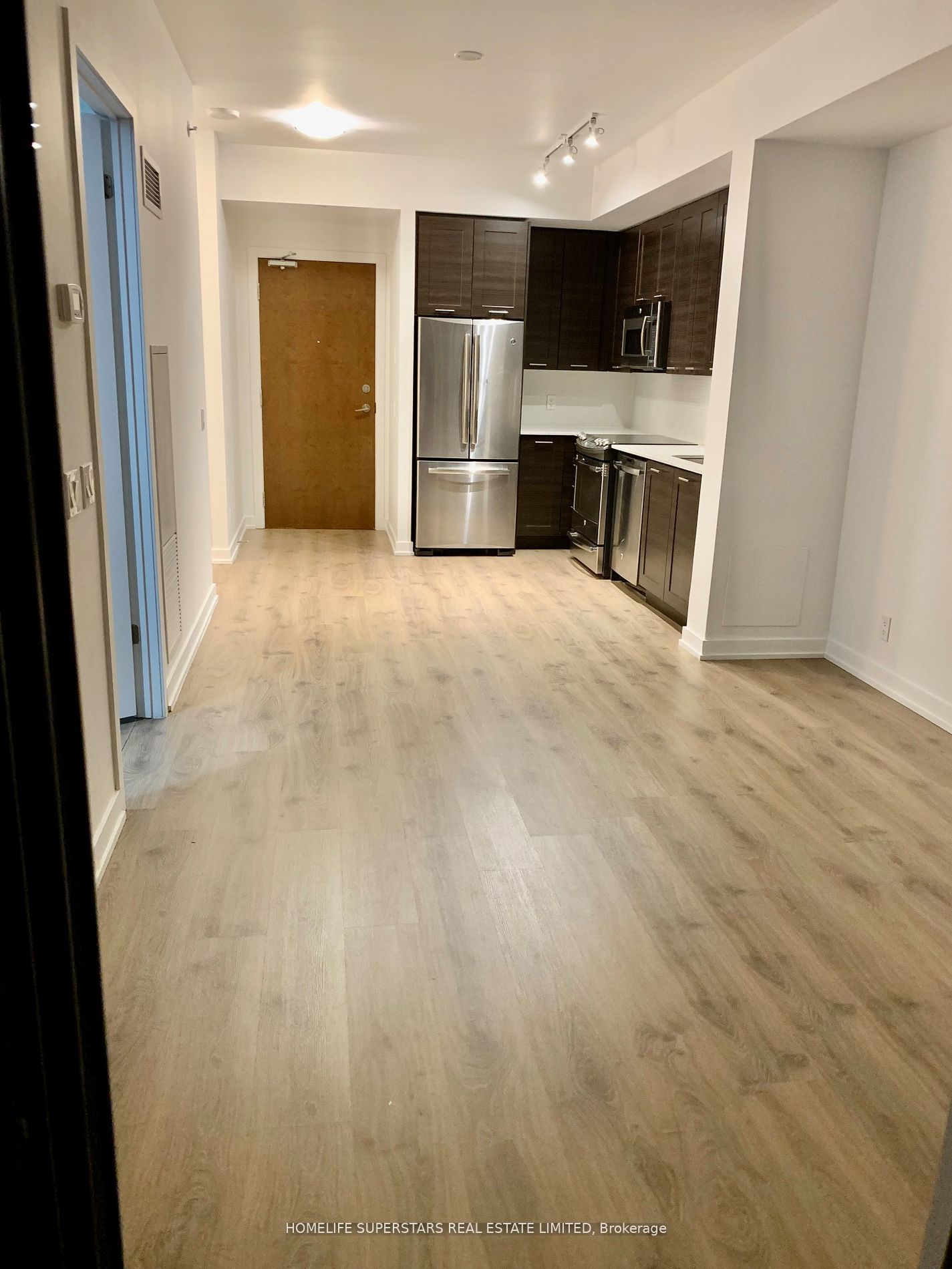 2212 Lake Shore Boulevard W 2907, Toronto, ON M8V 0C2 photo 3