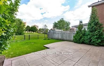 36 Windmill Boulevard, Brampton, ON L6Y 3E4 photo 3