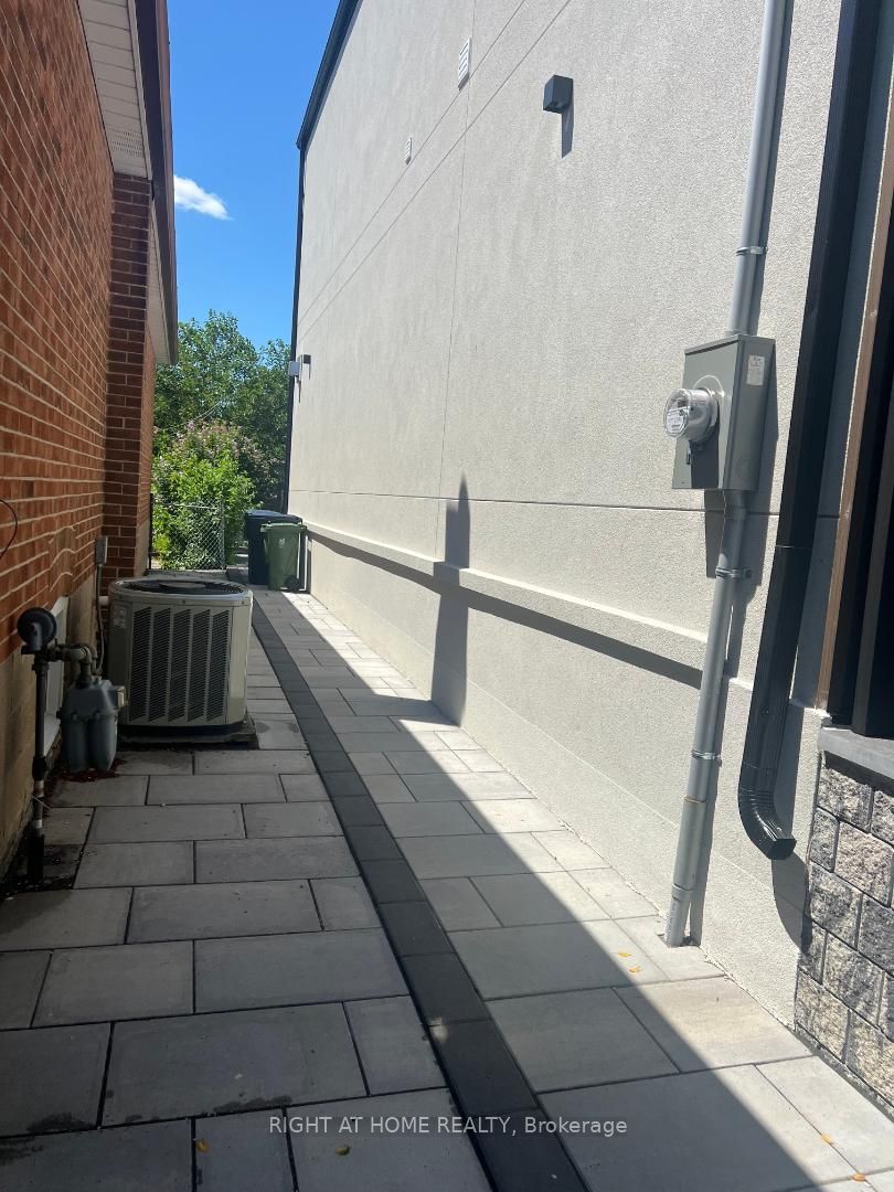 50 Brawley Avenue Basement Apartment, Toronto, ON M8Z 4Z4 photo 4