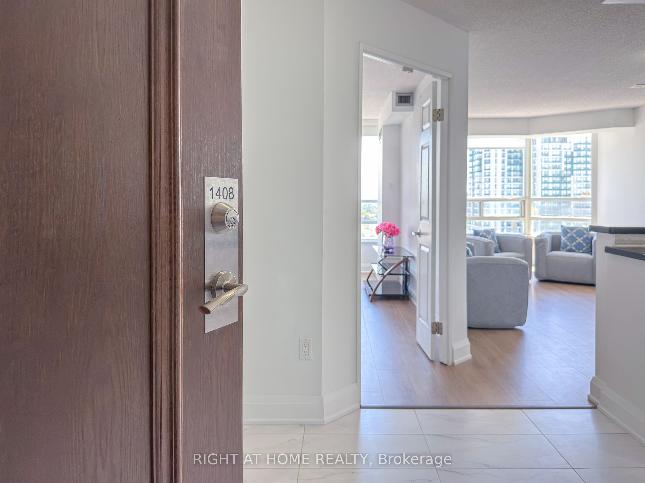 50 Kingsbridge Garden Circle 1408, Mississauga, ON L5R 1Y2 photo 3