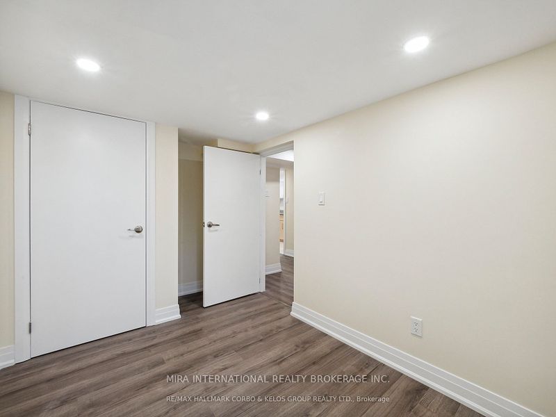 1132 Glengrove Avenue, Toronto, ON M6B 2K4 photo 4