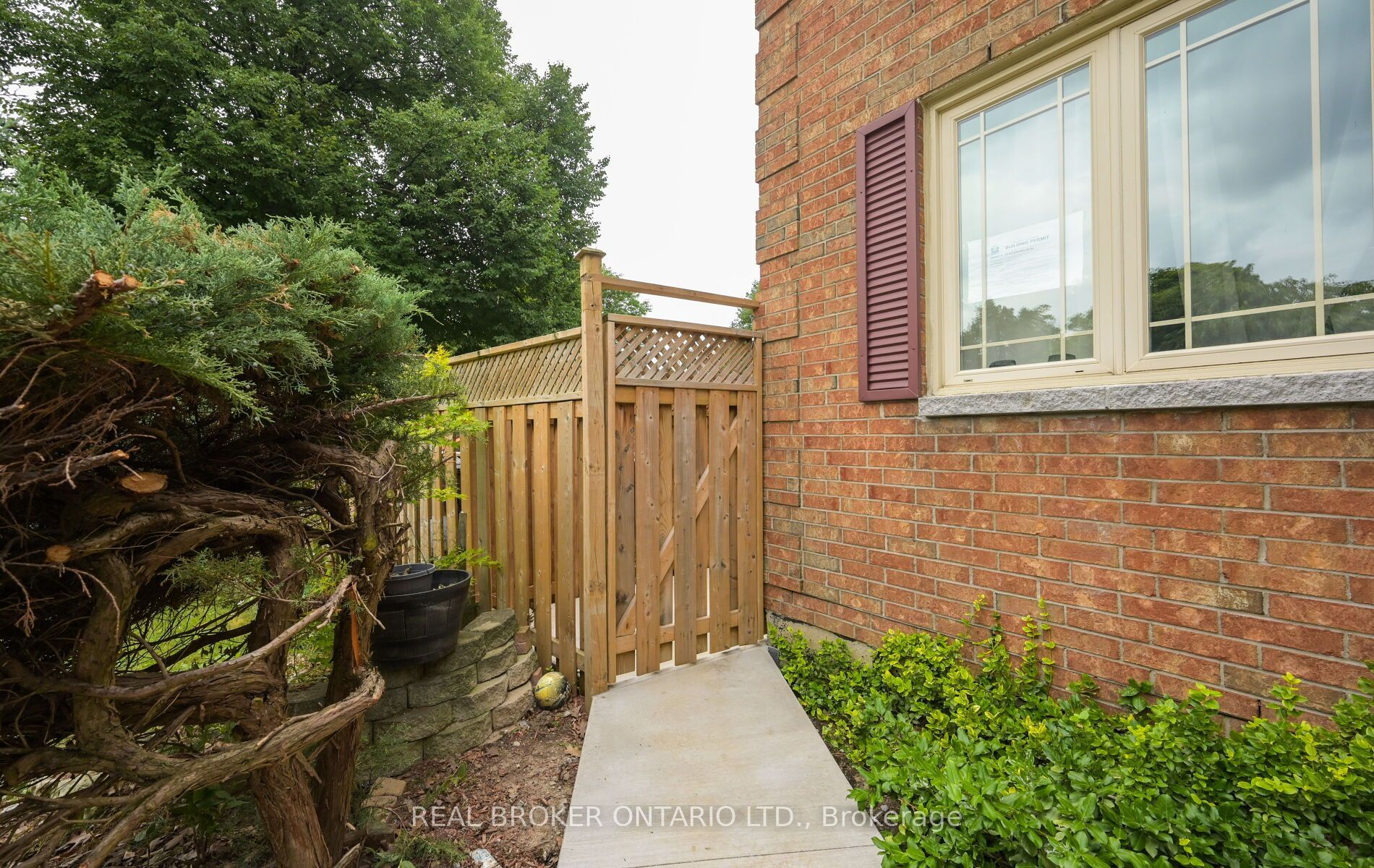 20 Campkin Street, Brampton, ON L6Y 3G9 photo 3