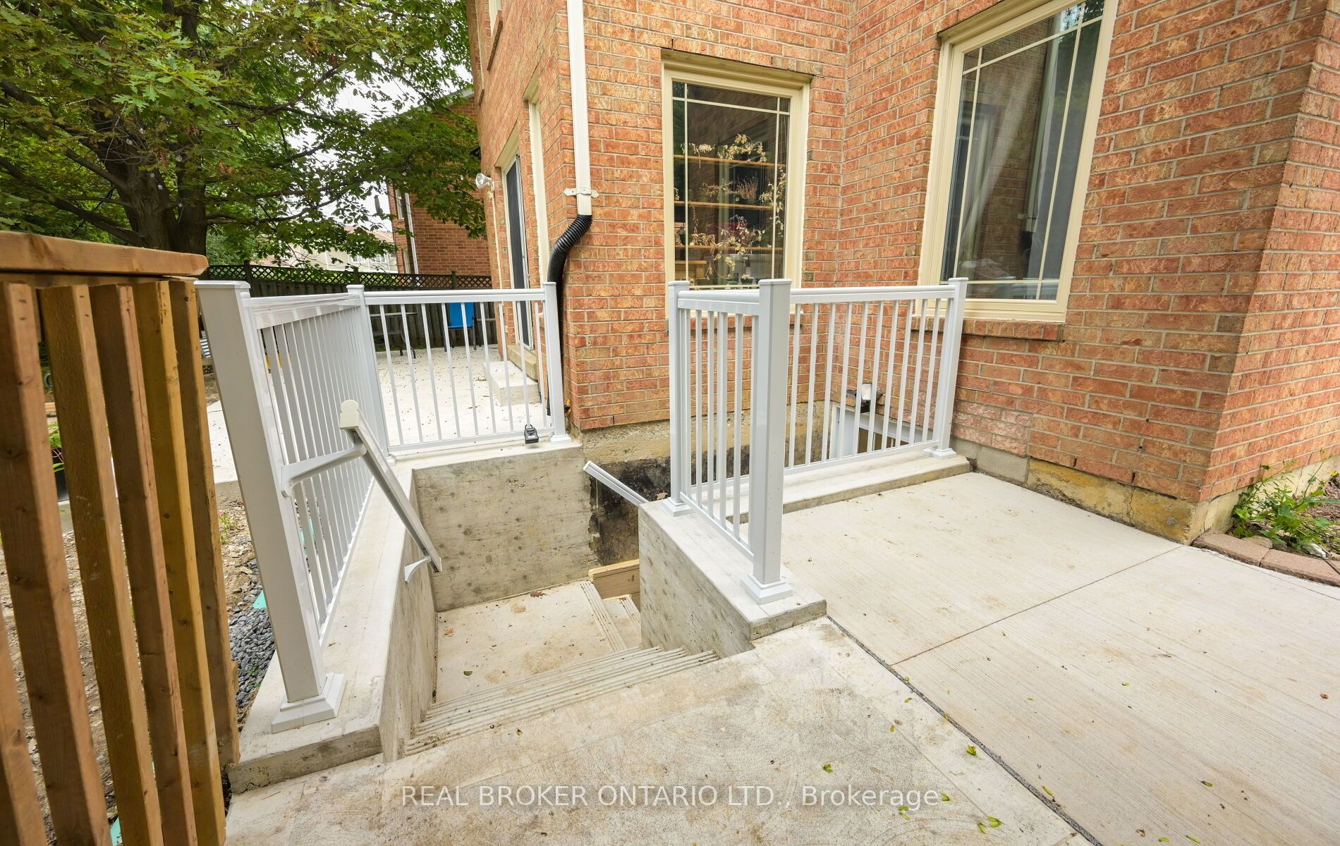 20 Campkin Street, Brampton, ON L6Y 3G9 photo 5
