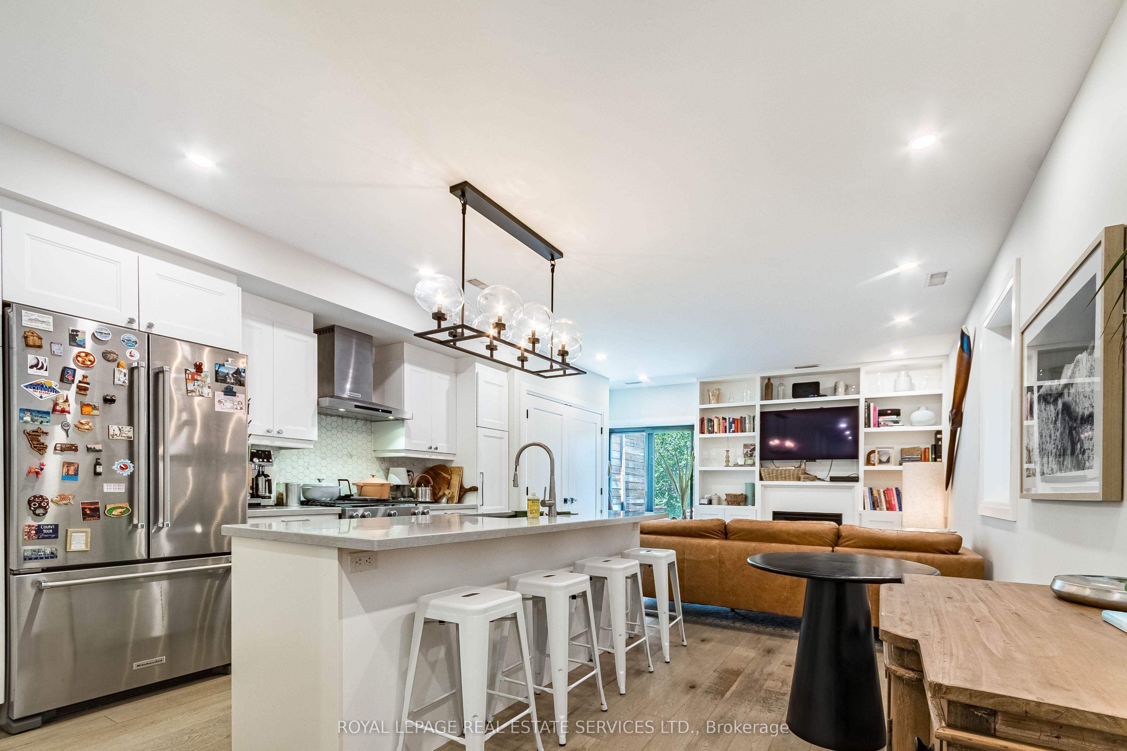 238 Garden Avenue, Toronto, ON M6R 1J1 photo 3