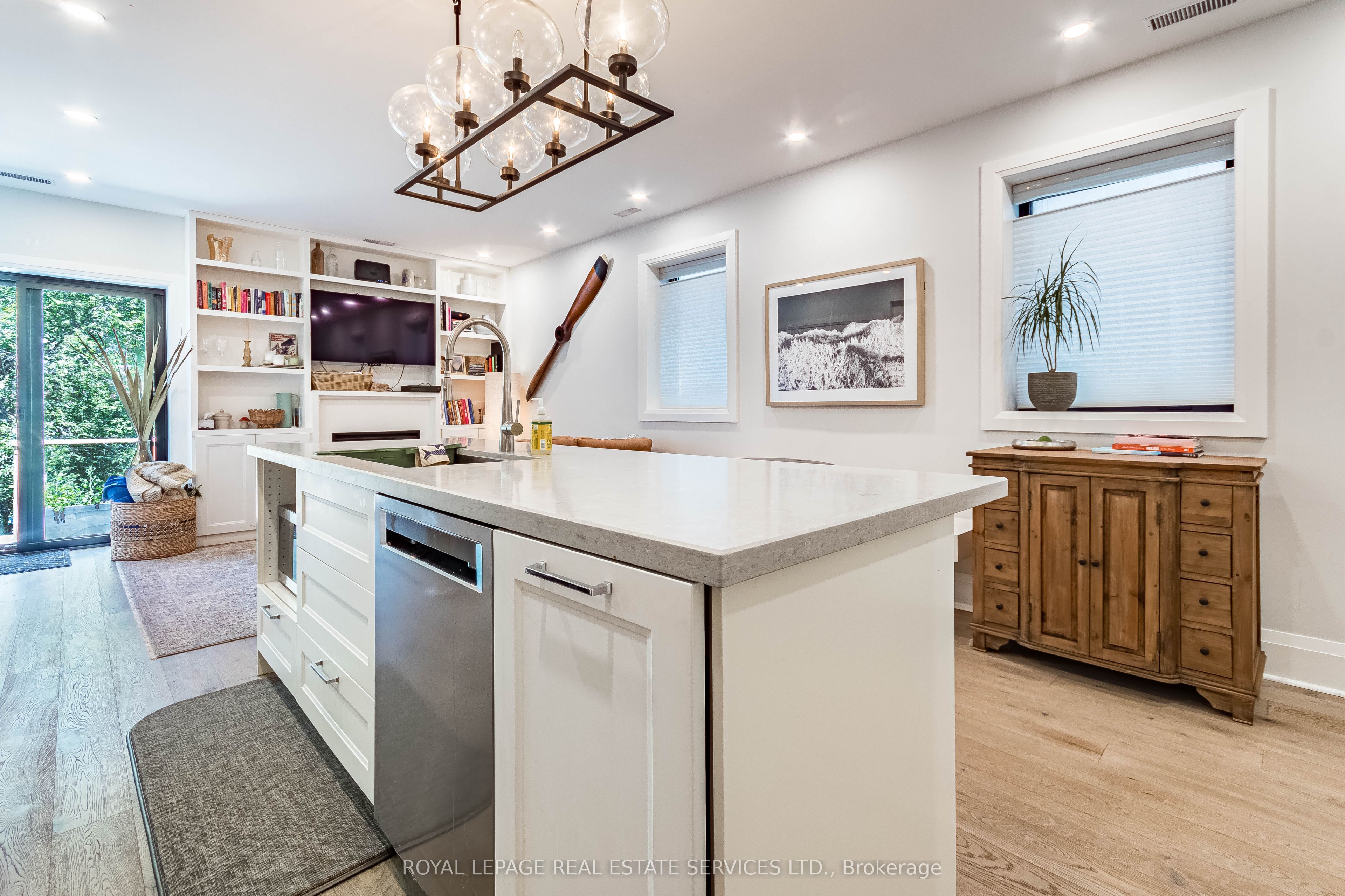 238 Garden Avenue, Toronto, ON M6R 1J1 photo 5
