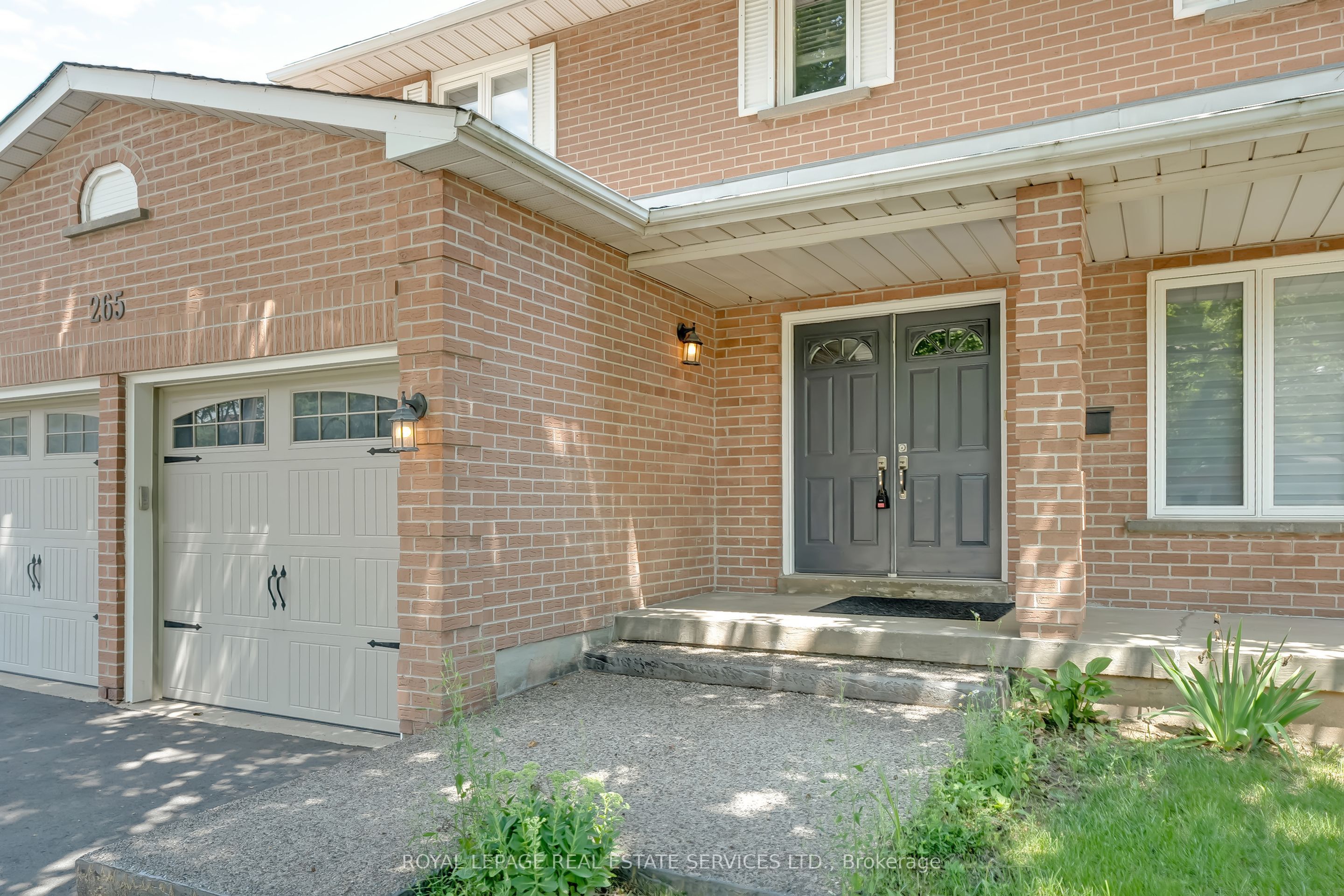 265 Mississaga Street, Oakville, ON L6L 6J8 photo 2