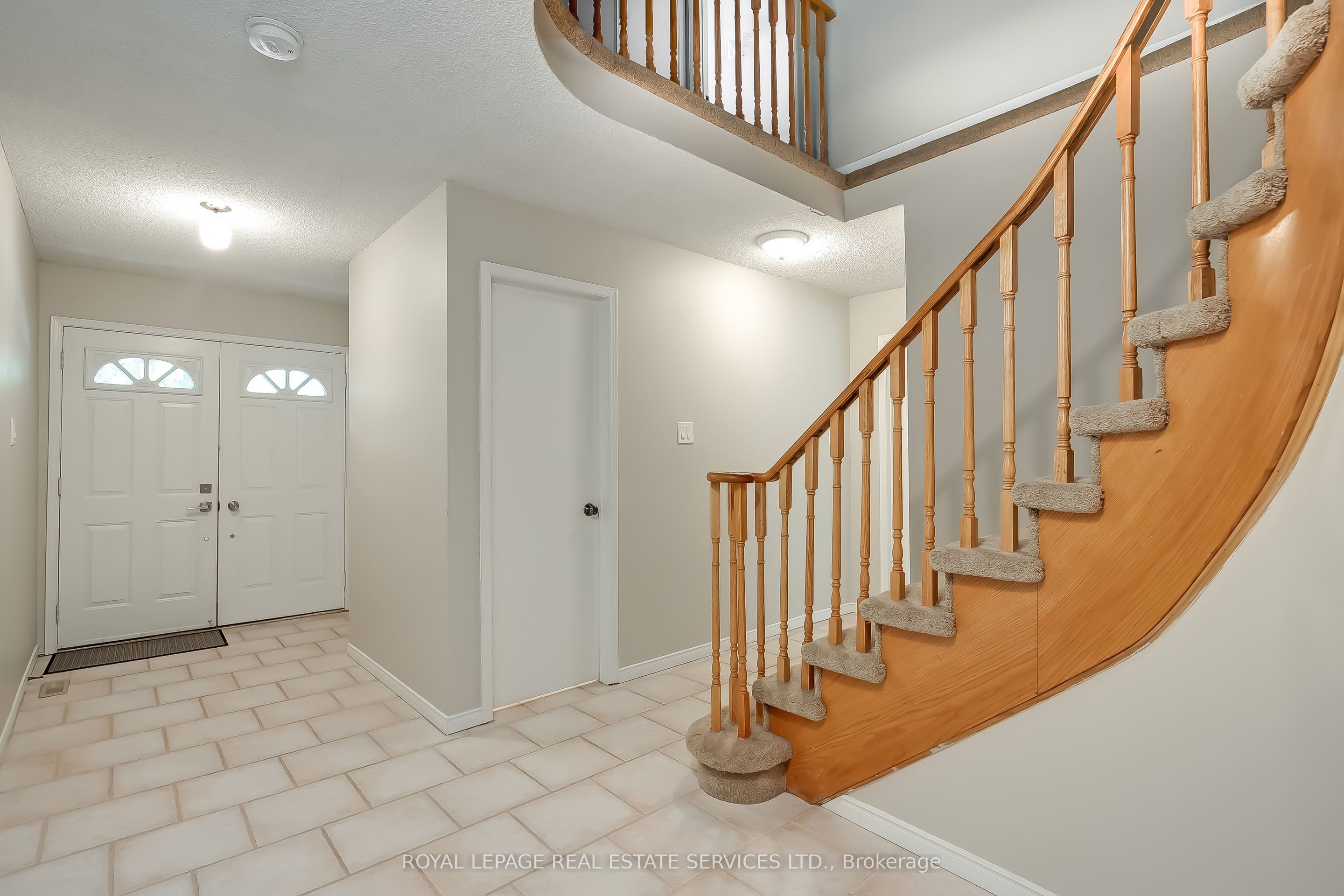 265 Mississaga Street, Oakville, ON L6L 6J8 photo 3