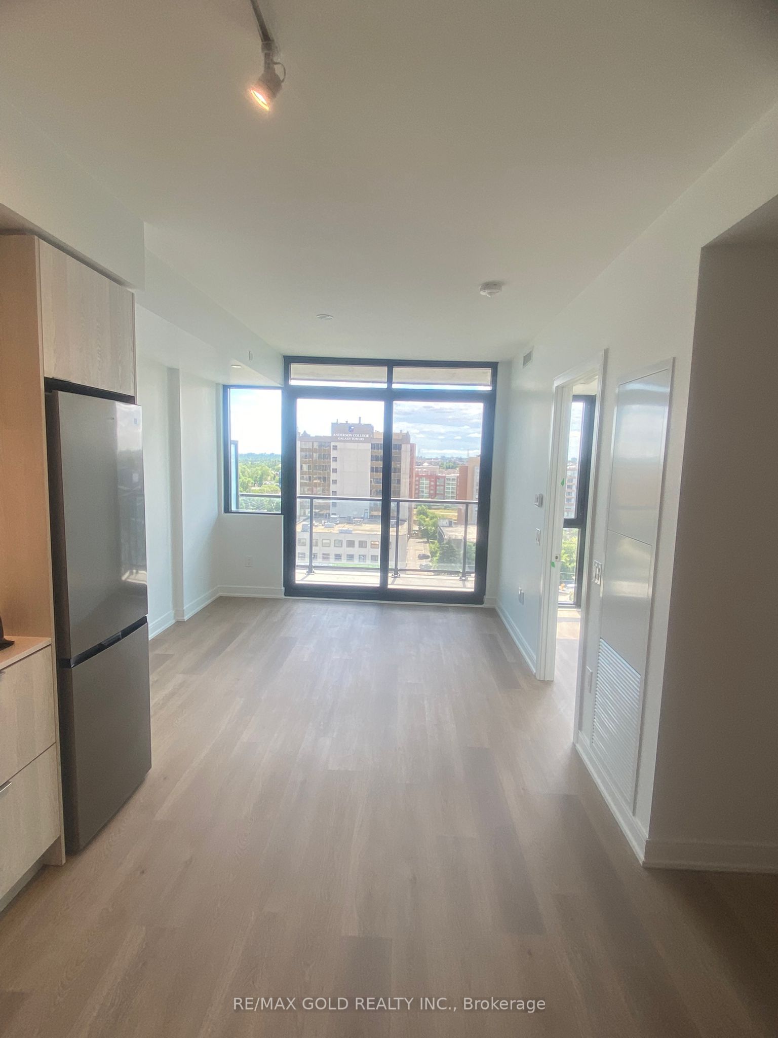 3009 NOVAR Road 1011, Mississauga, ON L5B 1H7 photo 2