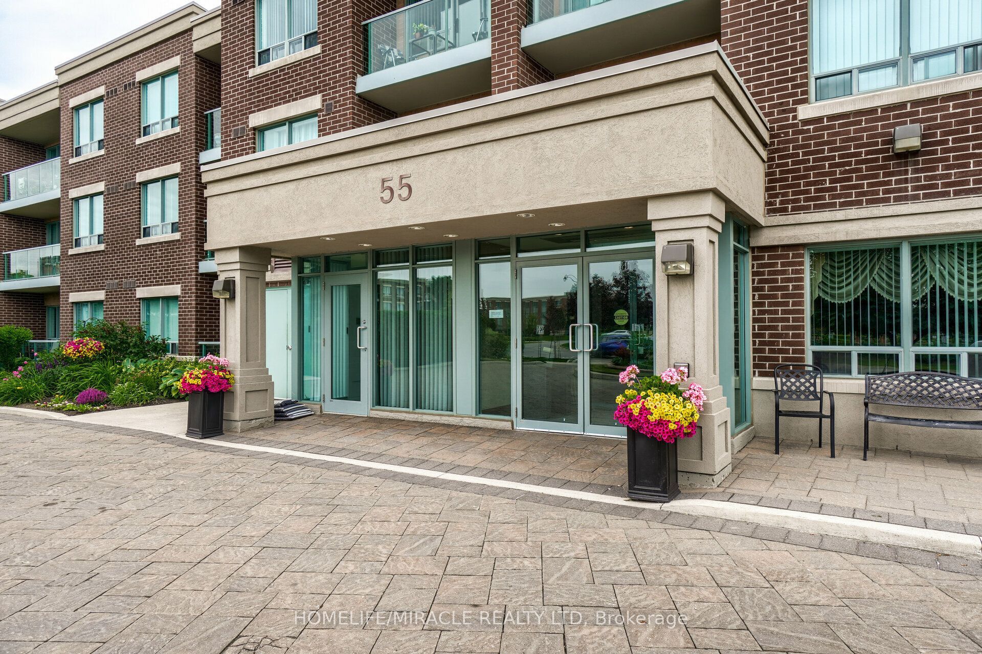 55 Via Rosedale Road 105, Brampton, ON L6R 0V1 photo 2