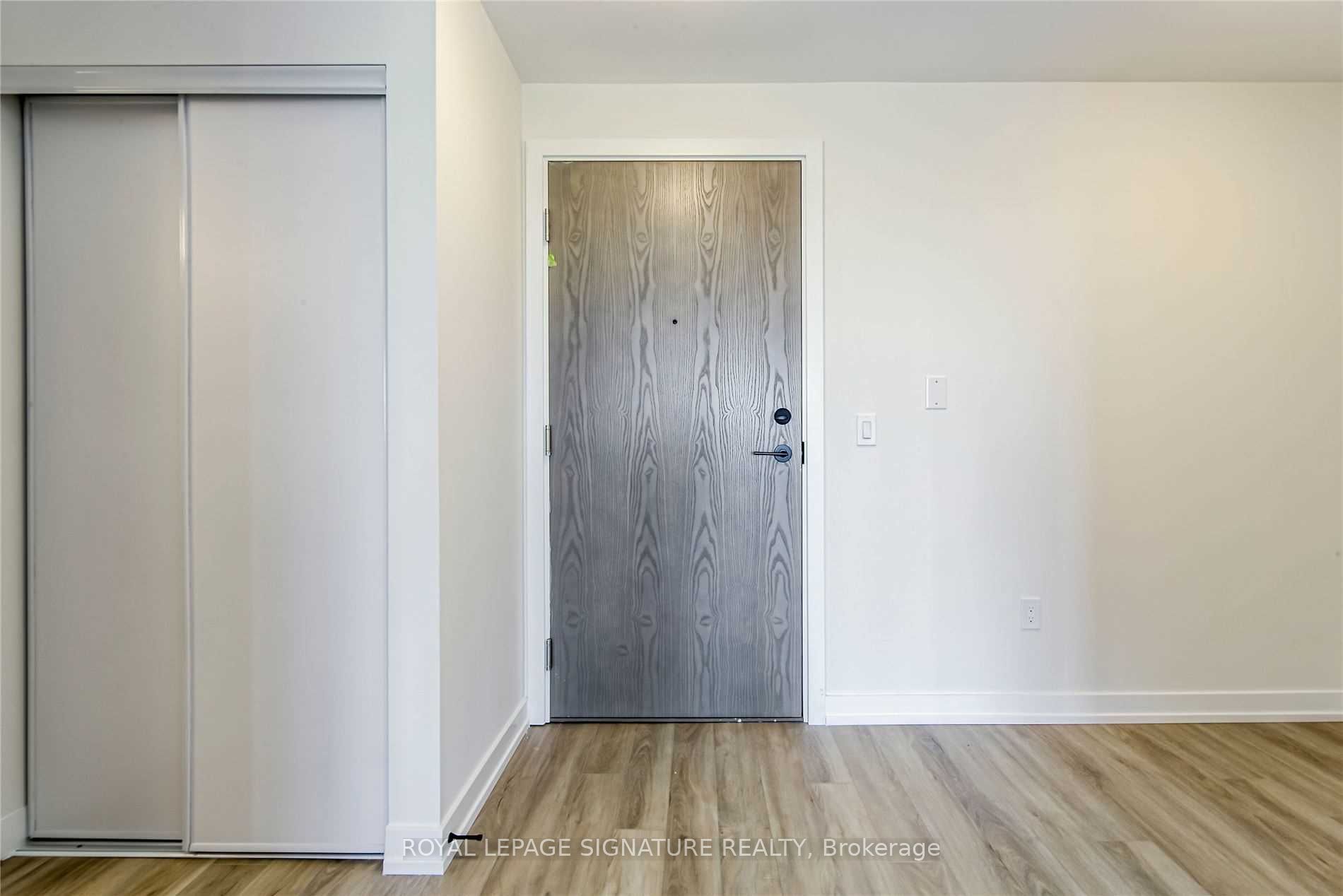 2300 St Clair Avenue W 706, Toronto, ON M6N 0B3 photo 3