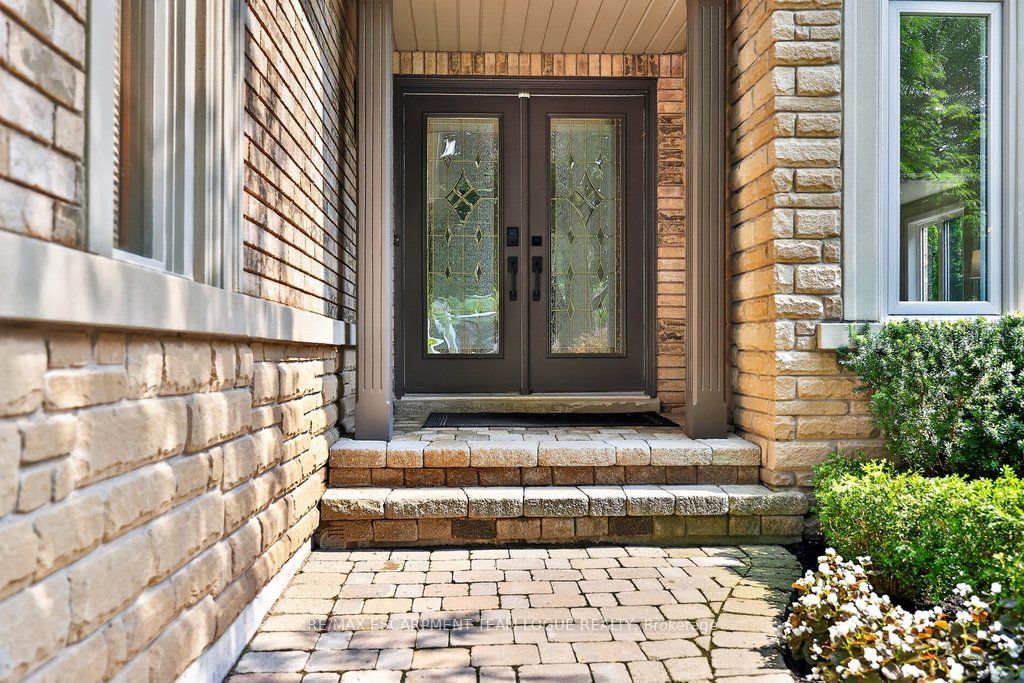 4334 Rosemead Court, Burlington, ON L7M 4R1 photo 2