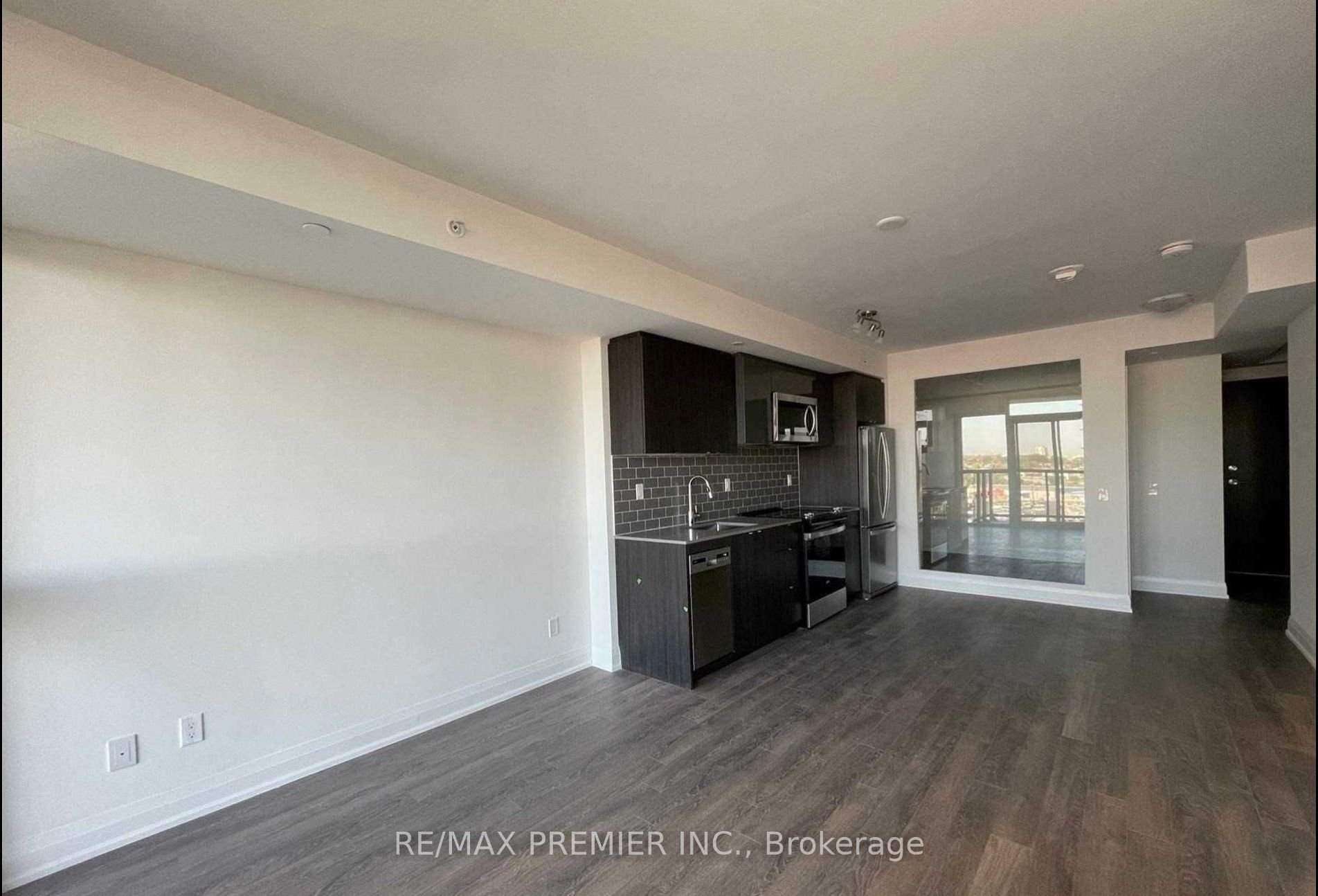 1461 Lawrence Avenue W 1508, Toronto, ON M6L 0A6 photo 3