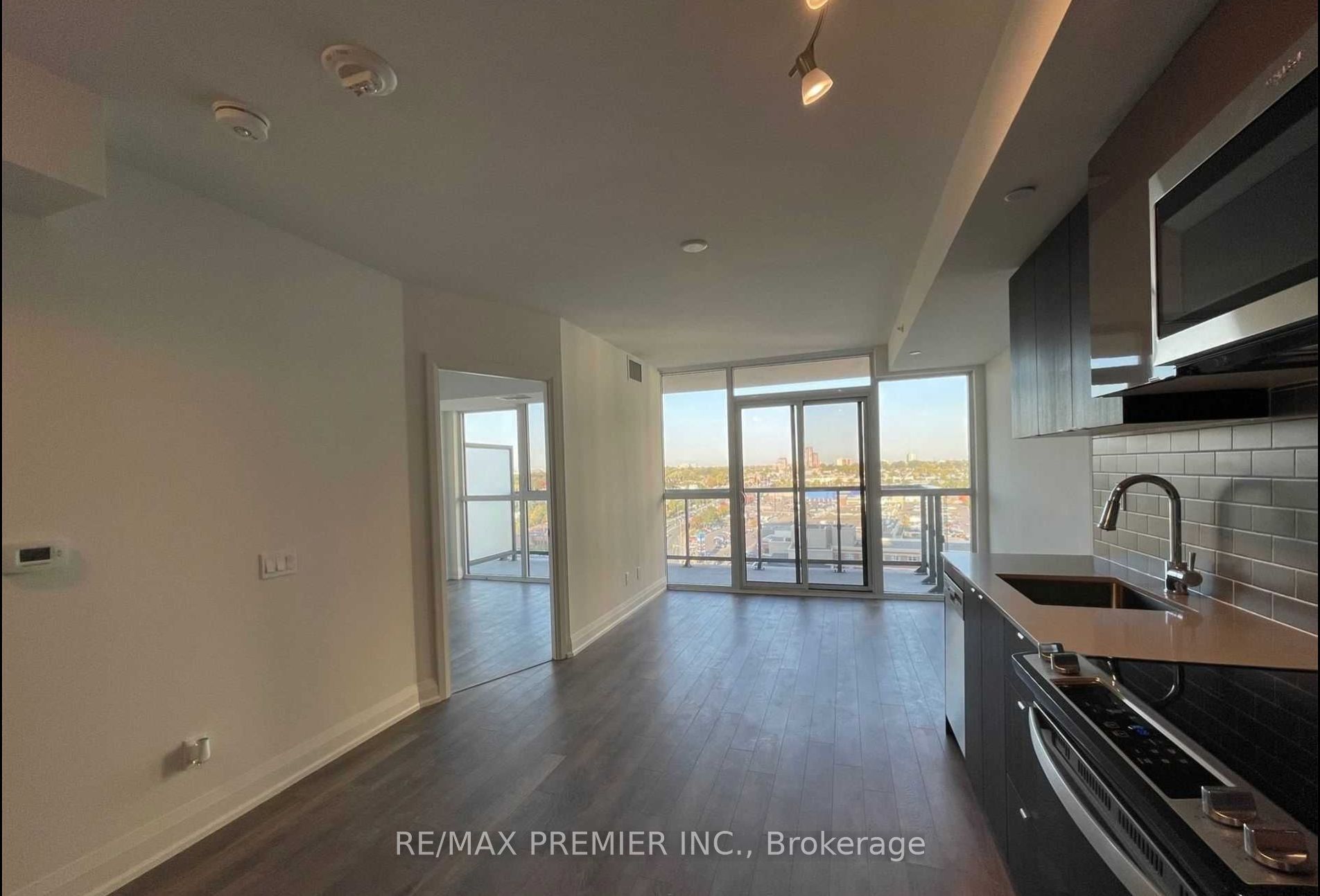 1461 Lawrence Avenue W 1508, Toronto, ON M6L 0A6 photo 5