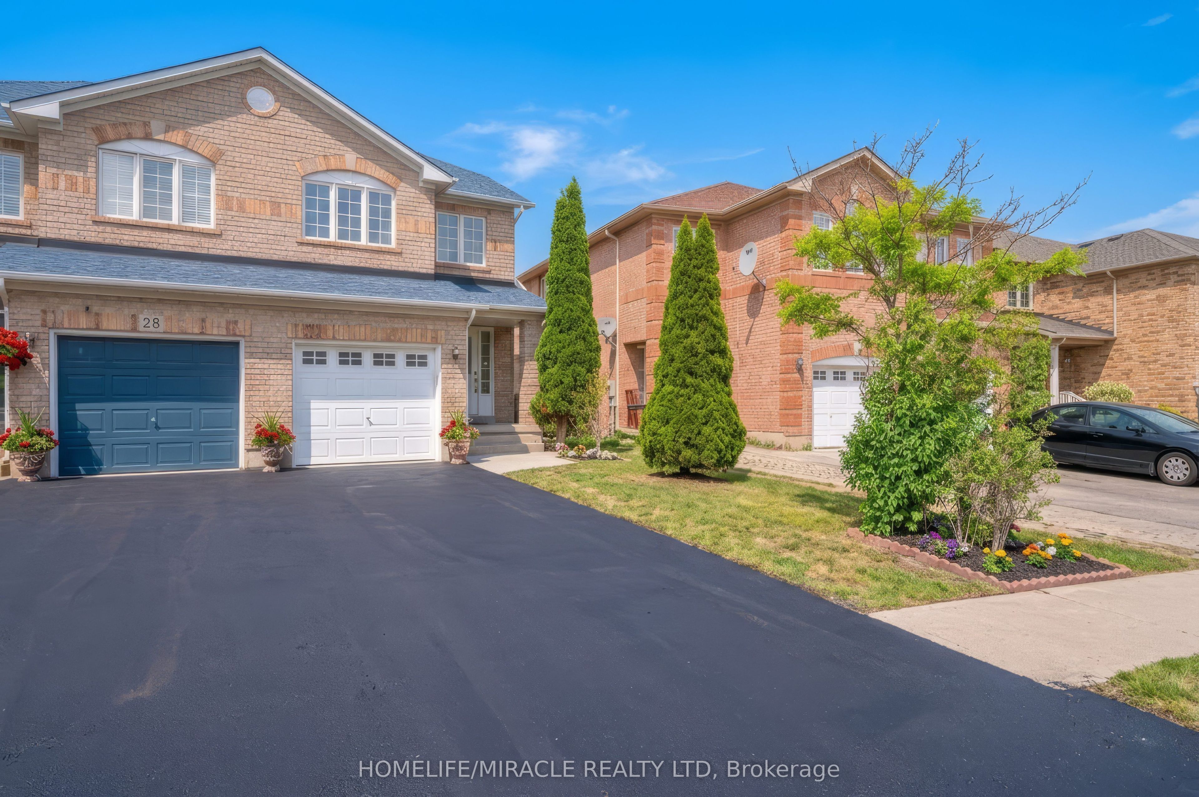 26 Roadmaster Lane, Brampton, ON L7A 3A9 photo 3