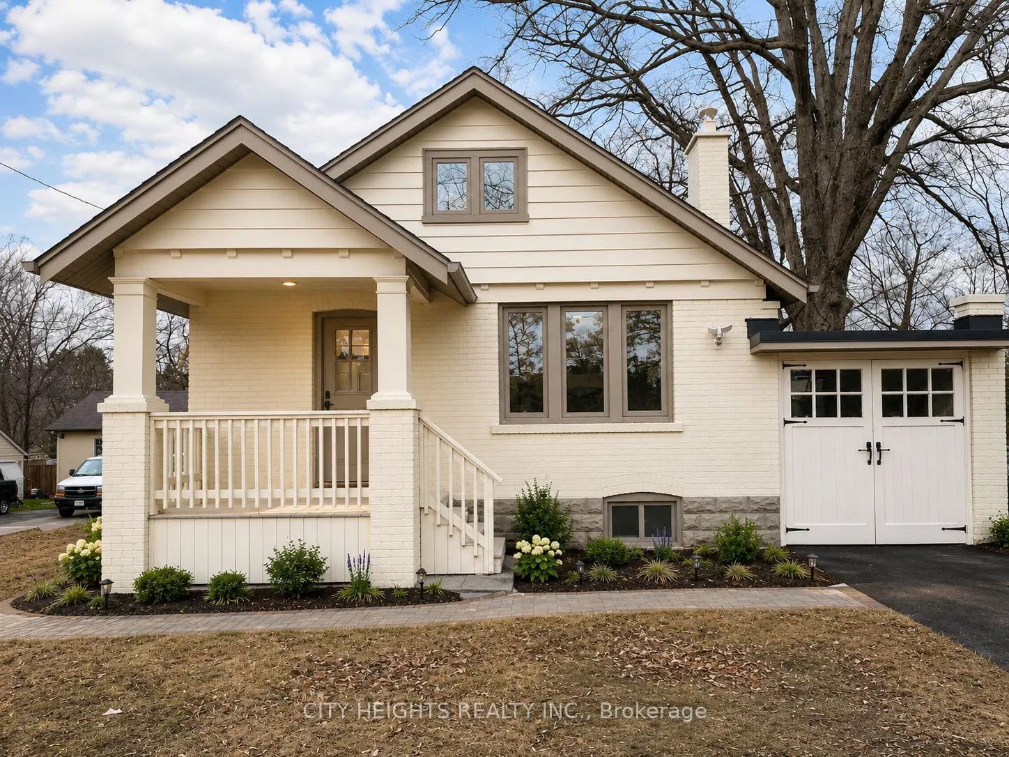 1561 Hurontario Street, Mississauga, ON L5G 3H7