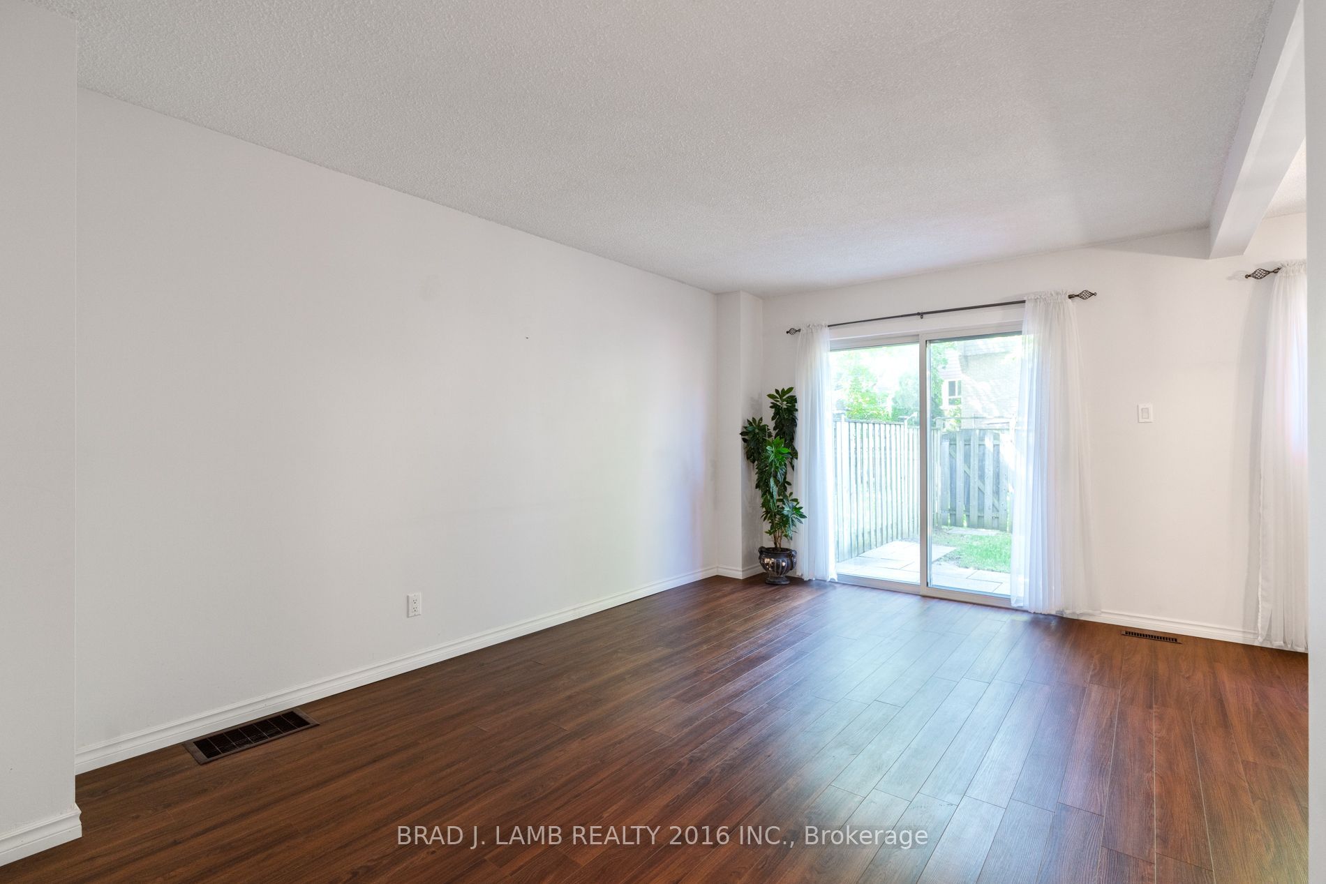 405 Hyacinthe Boulevard TH#12, Mississauga, ON L5A 3N1 photo 4
