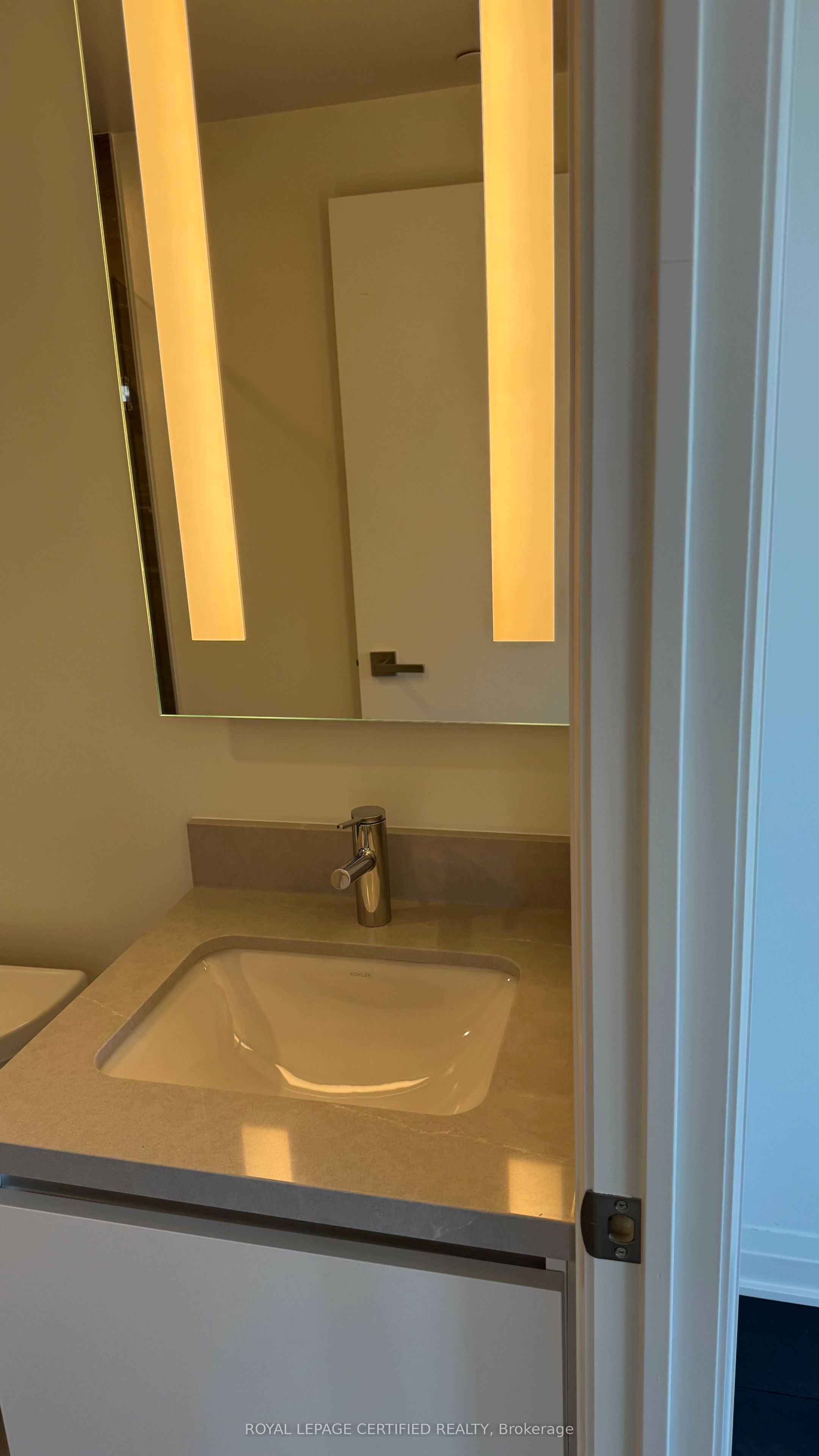 4015 The Exchange Drive 4302, Mississauga, ON L5B 0N9 photo 5