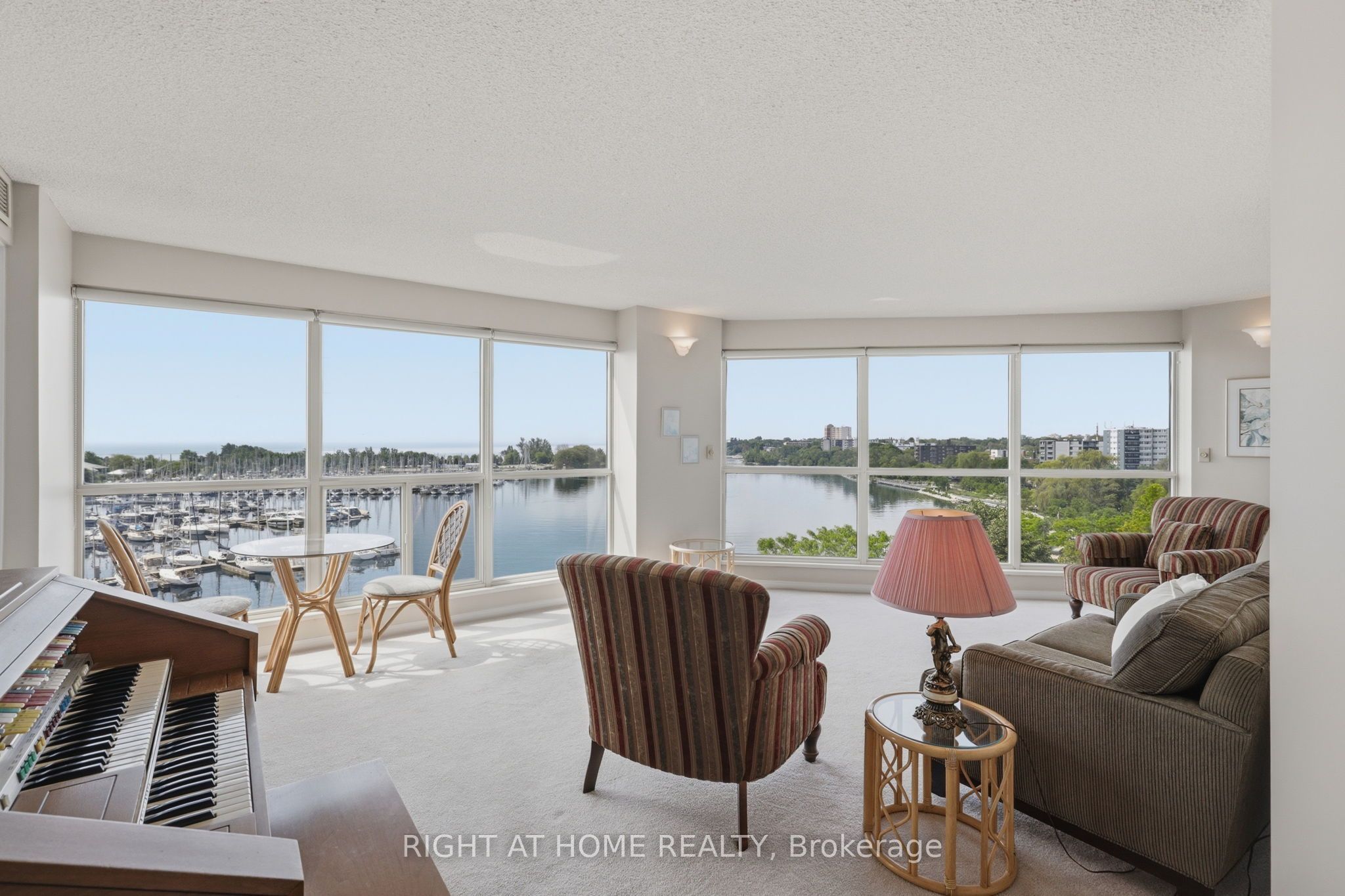 2267 Lake Shore Boulevard W 806, Toronto, ON M8V 3X2