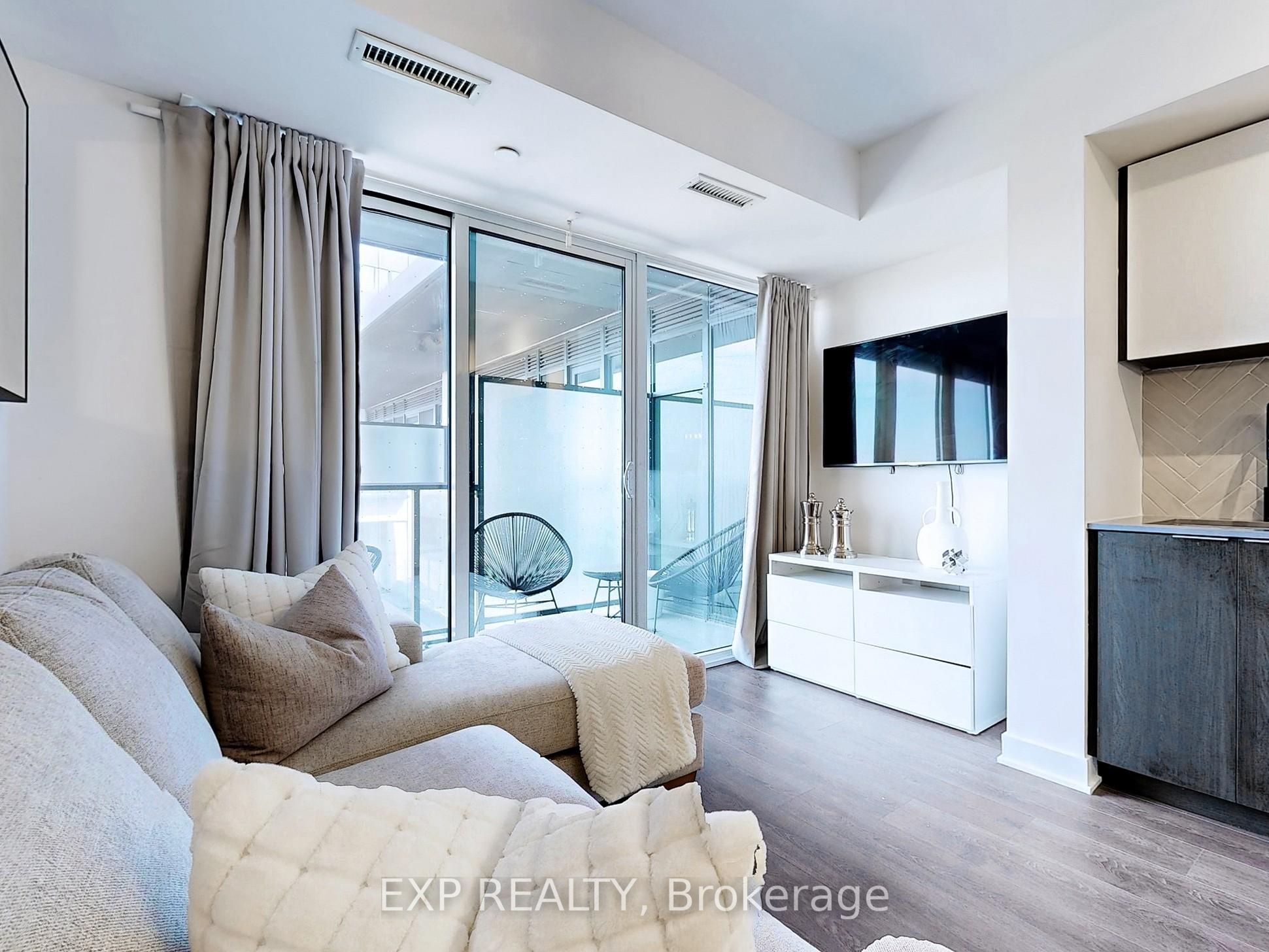 36 Zorra Street 330, Toronto, ON M8Z 0G5 photo 4