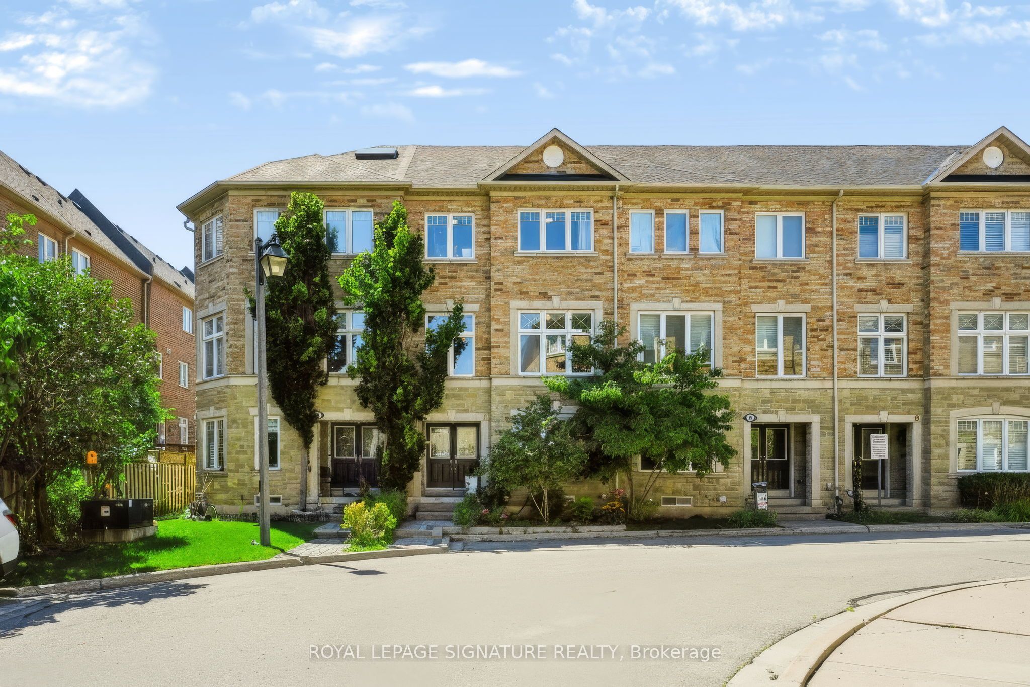 10 Clockwork Lane, Toronto, ON M8Y 4H5 photo 3