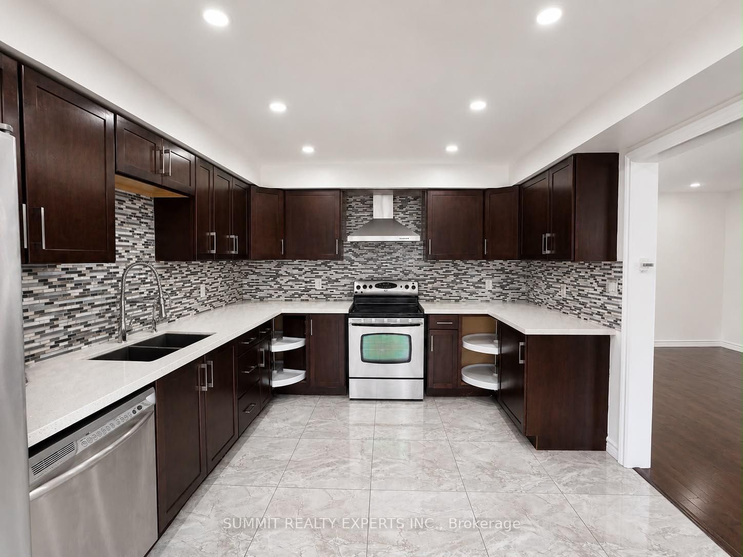 25 Deforest Drive, Brampton, ON L7A 2Y1 photo 5