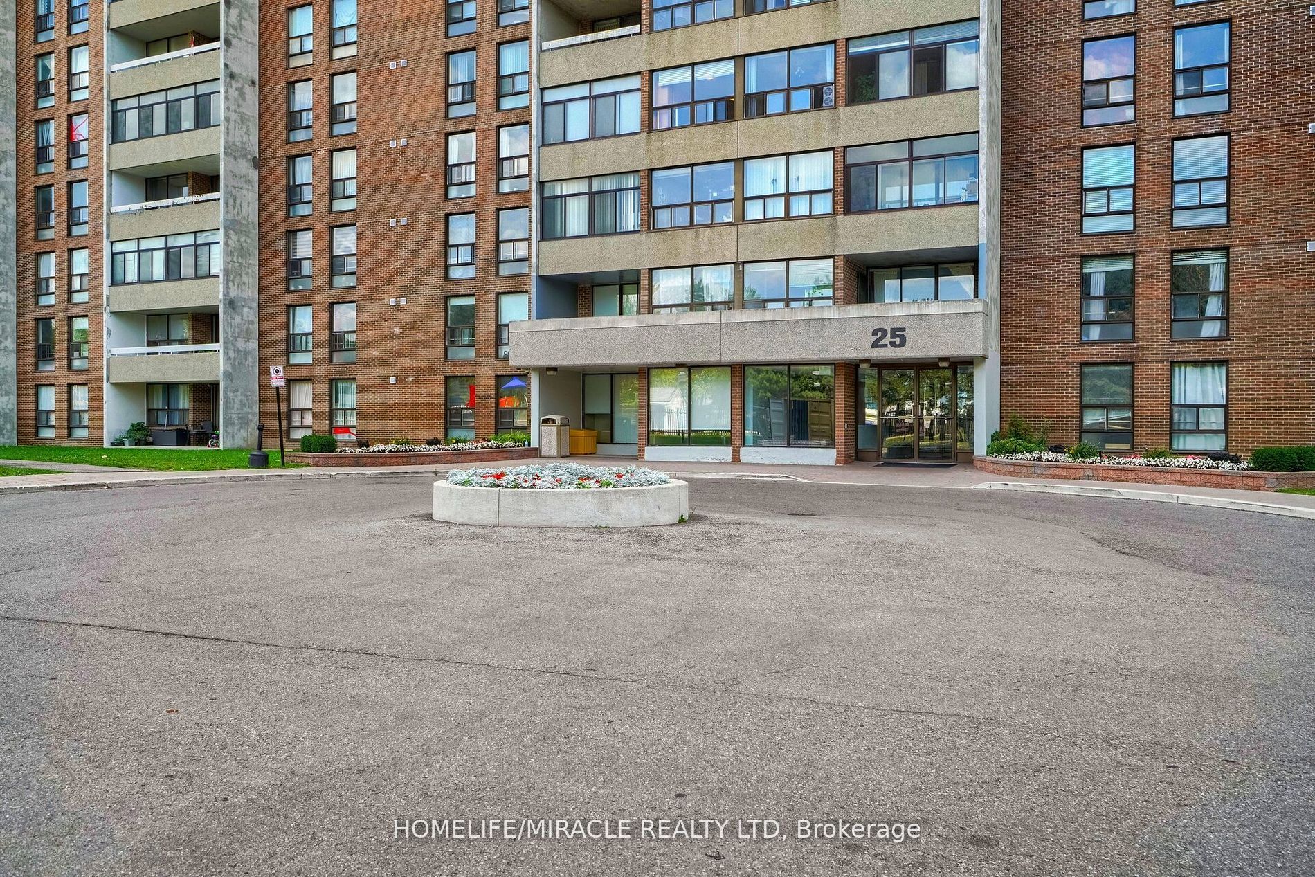 25 Kensington Road 608, Brampton, ON L6T 3W8 photo 3
