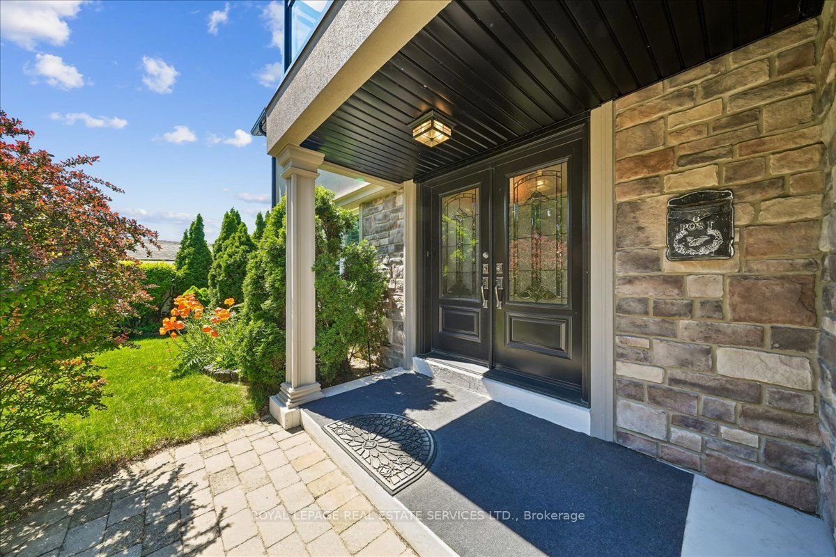 987 Sierra Boulevard, Mississauga, ON L4Y 2E3 photo 3