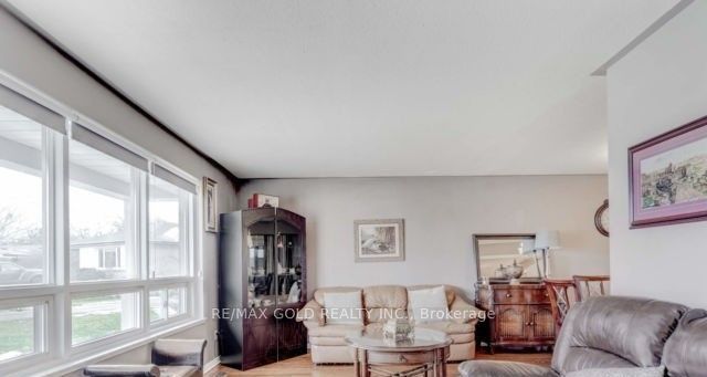6 Monaco Court, Toronto, ON M3N 1R8 photo 4