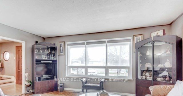 6 Monaco Court, Toronto, ON M3N 1R8 photo 5
