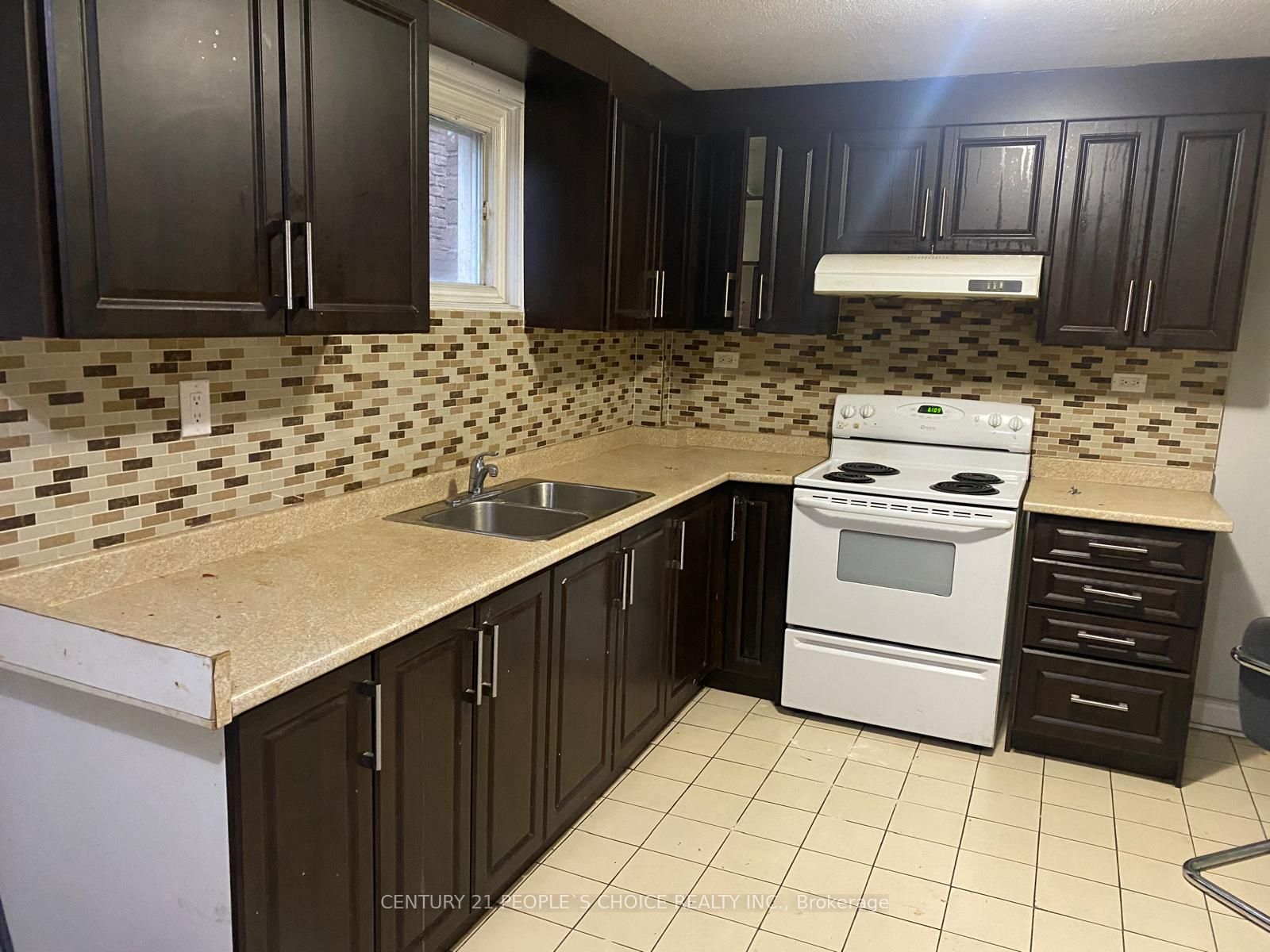 153 Morton Way Bsmt, Brampton, ON L6Y 2P7 photo 2