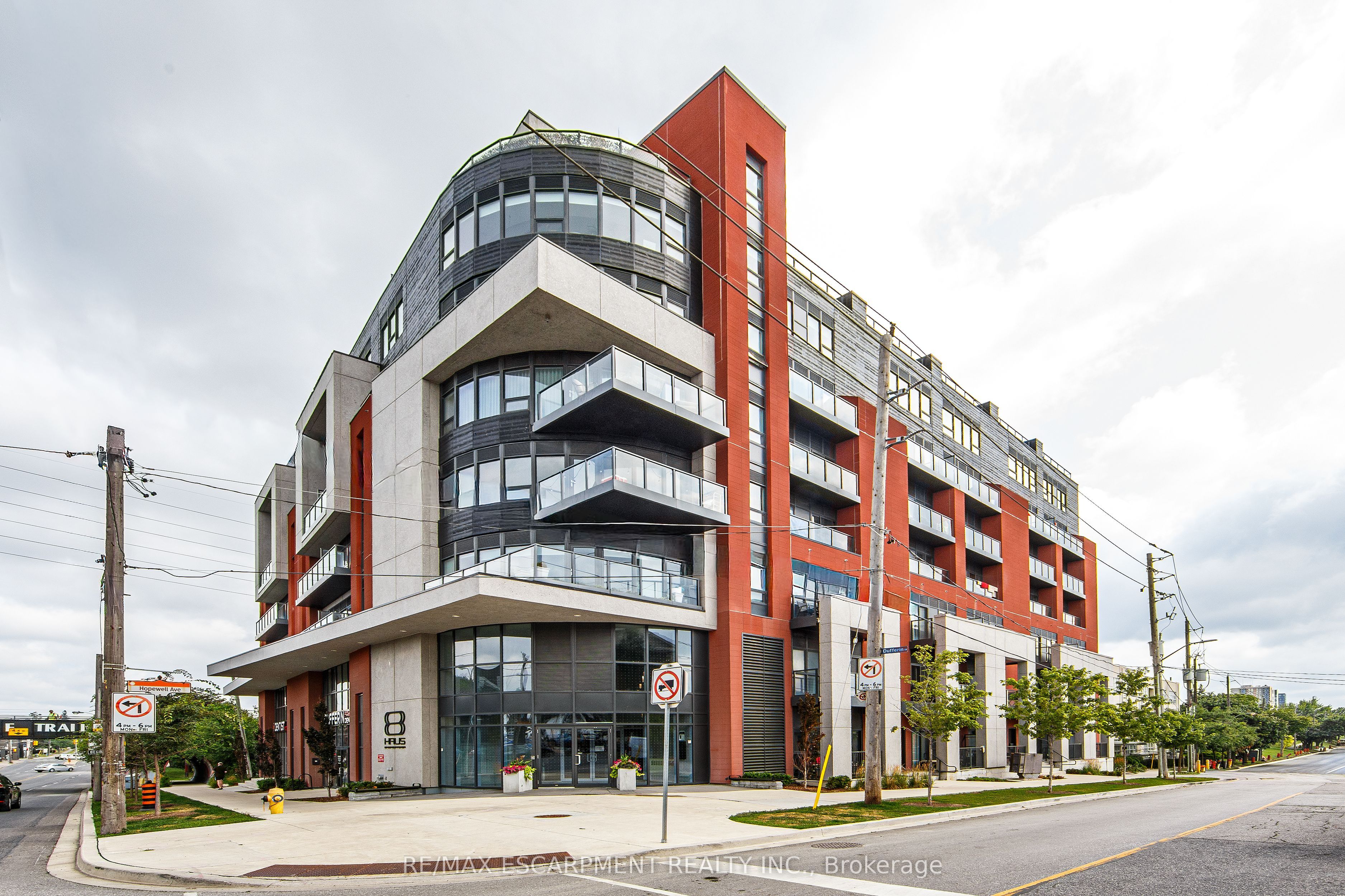 2433 Dufferin Street 112, Toronto, ON M6E 0B4