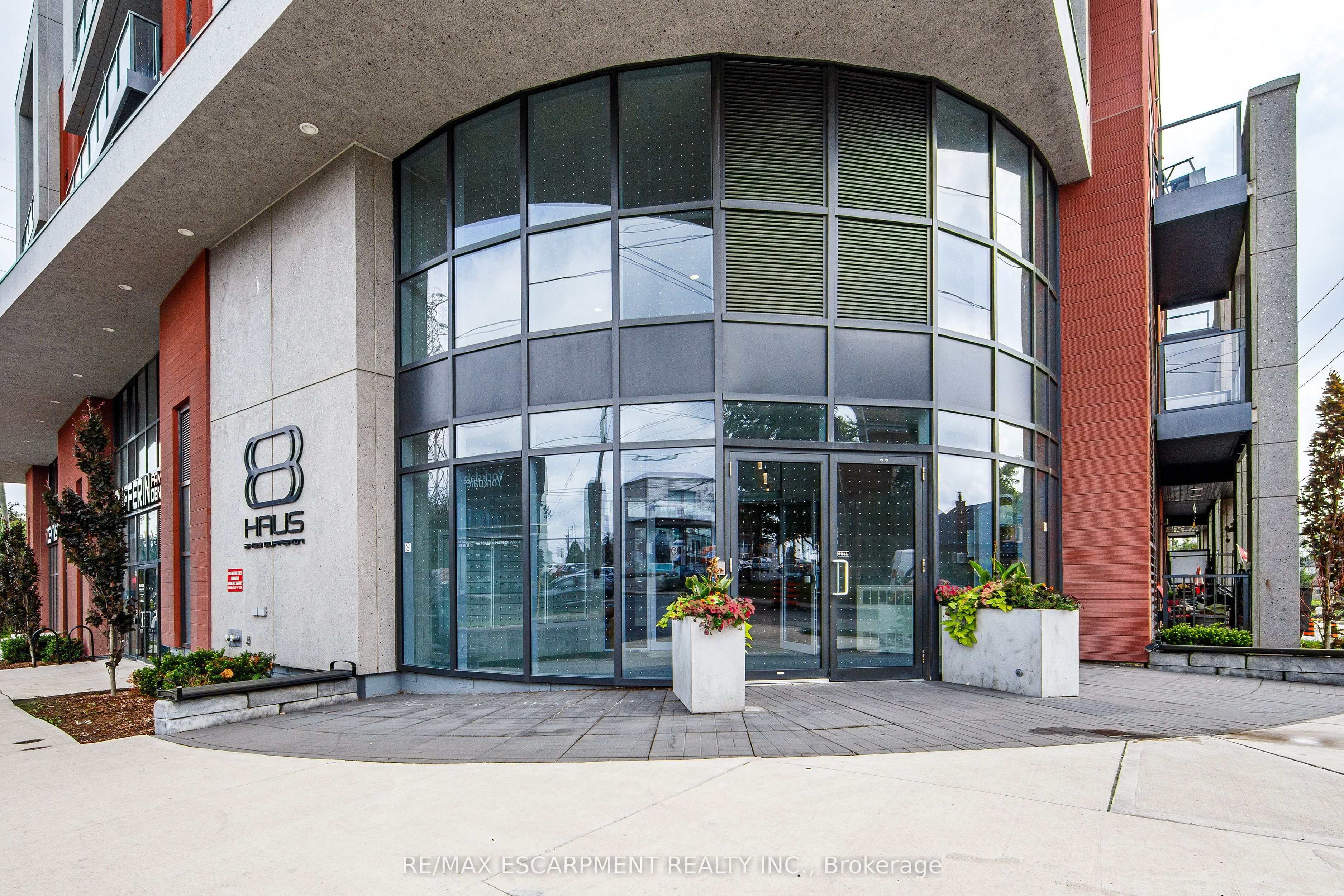 2433 Dufferin Street 112, Toronto, ON M6E 0B4 photo 2