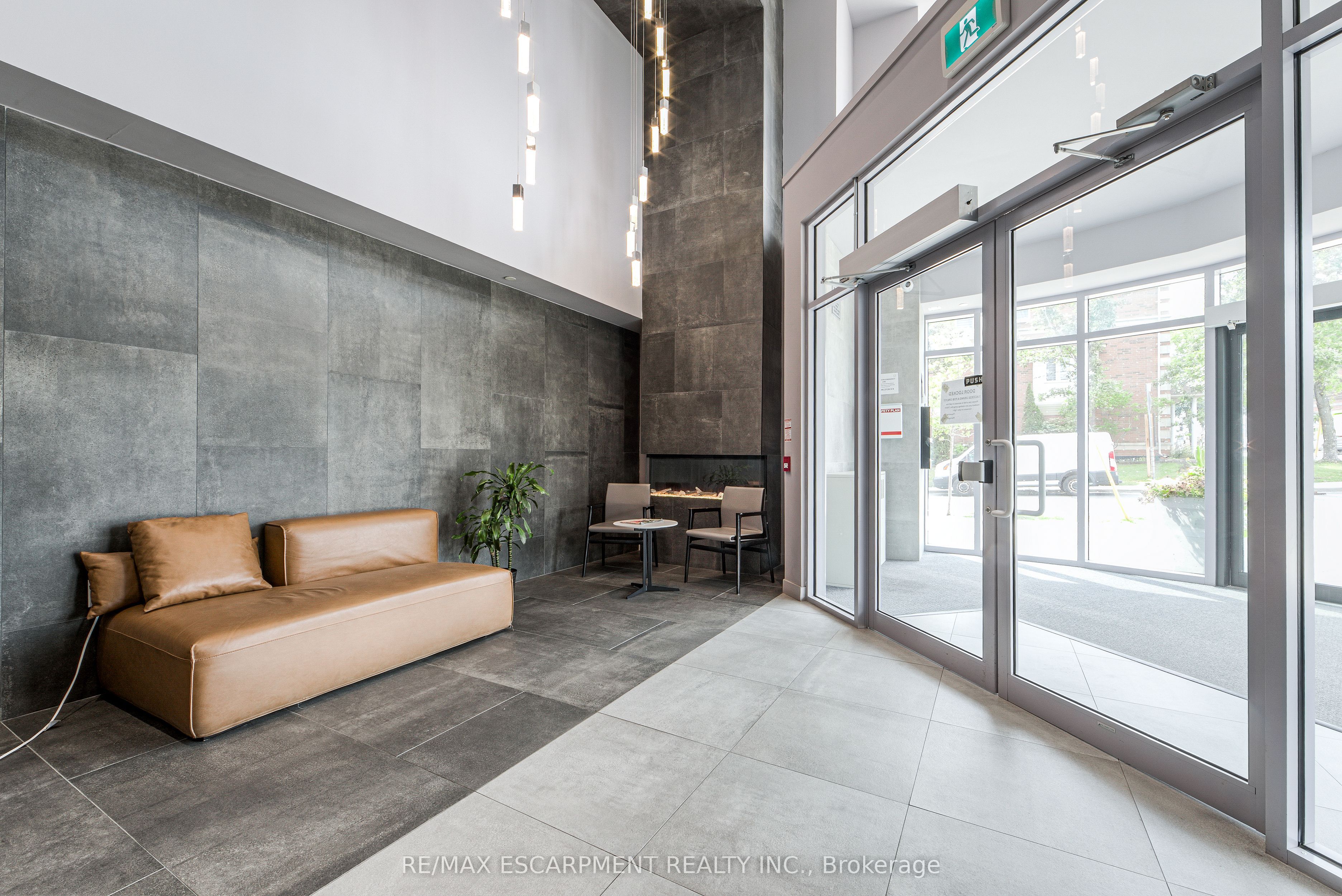 2433 Dufferin Street 112, Toronto, ON M6E 0B4 photo 3