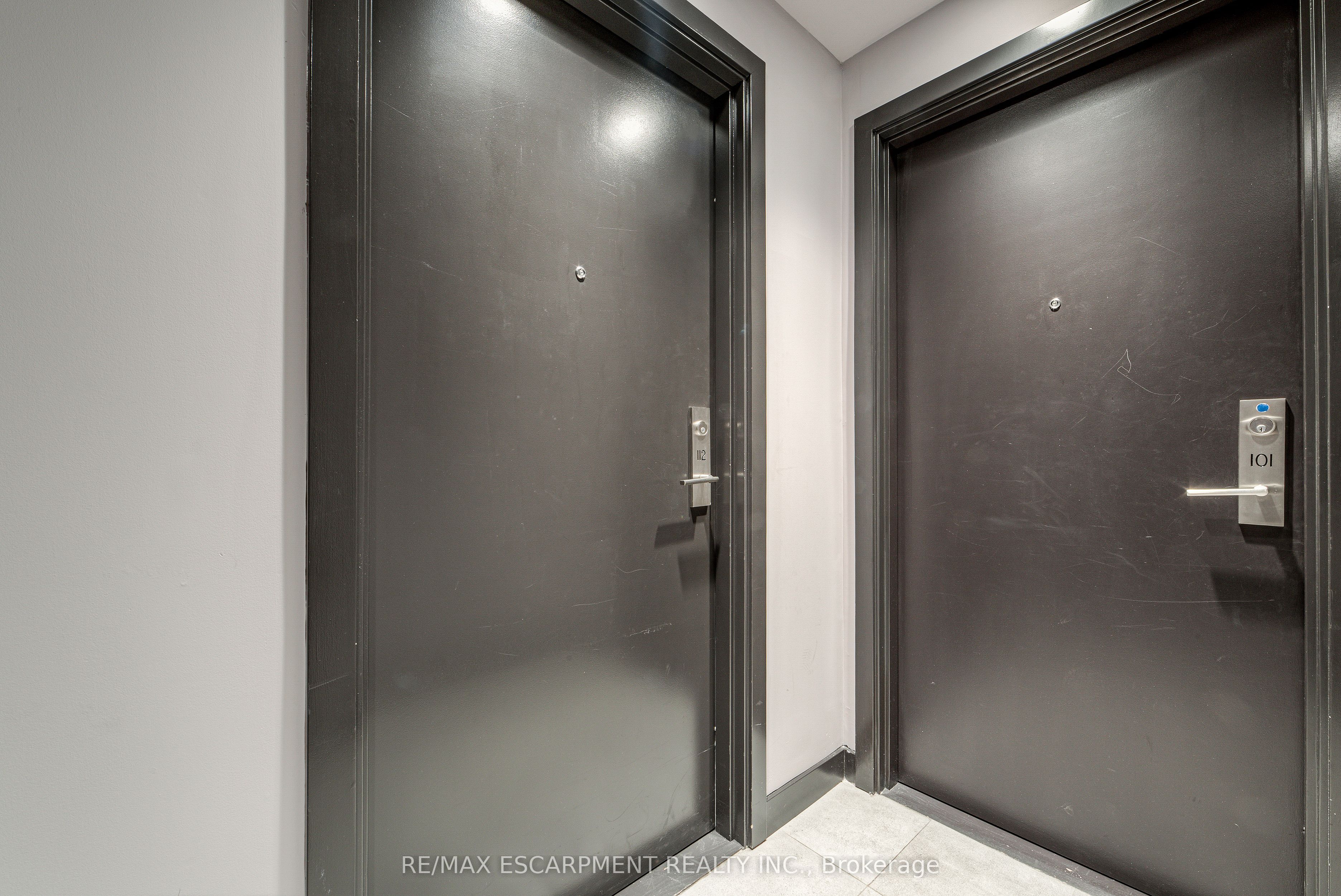 2433 Dufferin Street 112, Toronto, ON M6E 0B4 photo 4