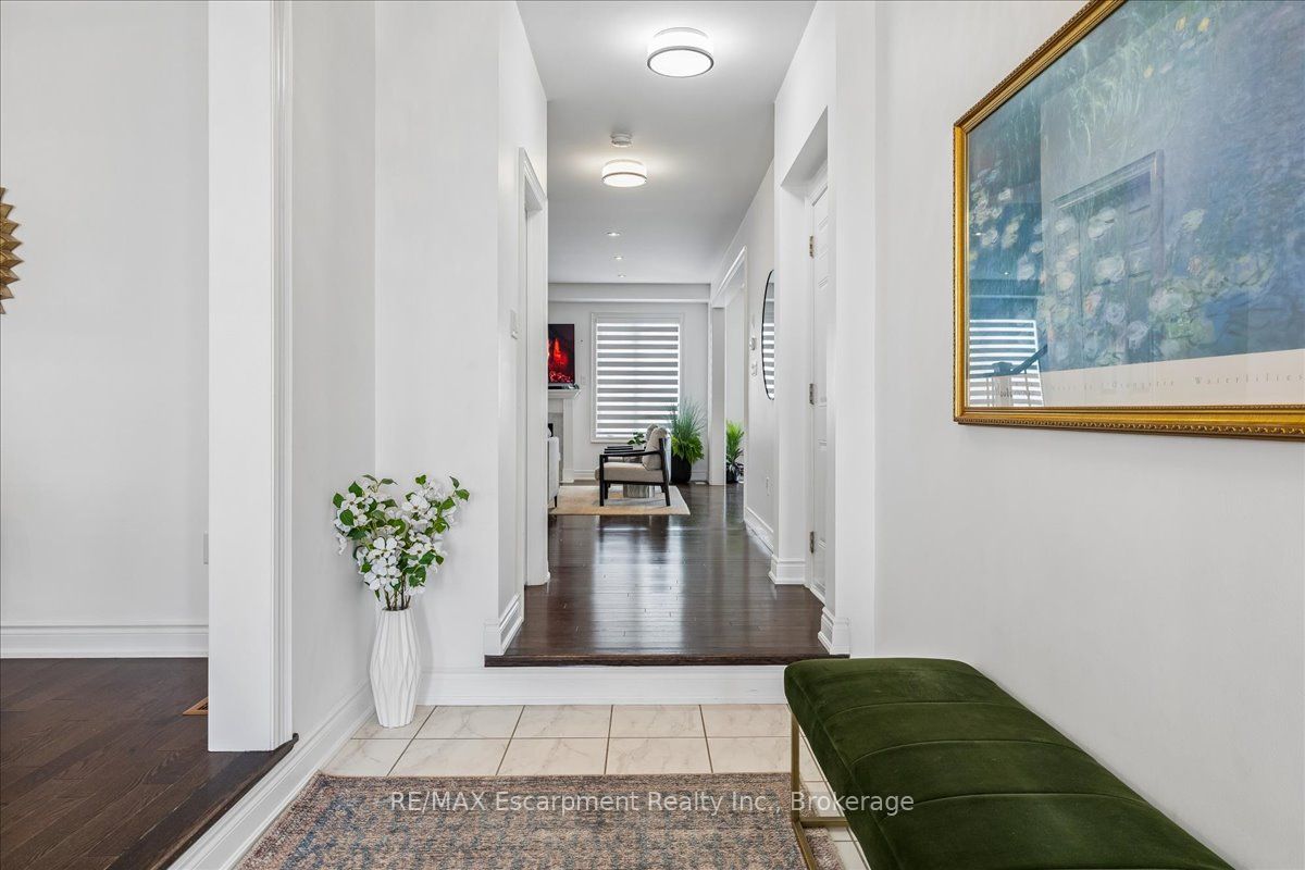 2400 Spring Meadow Way, Oakville, ON L6M 0R6 photo 4