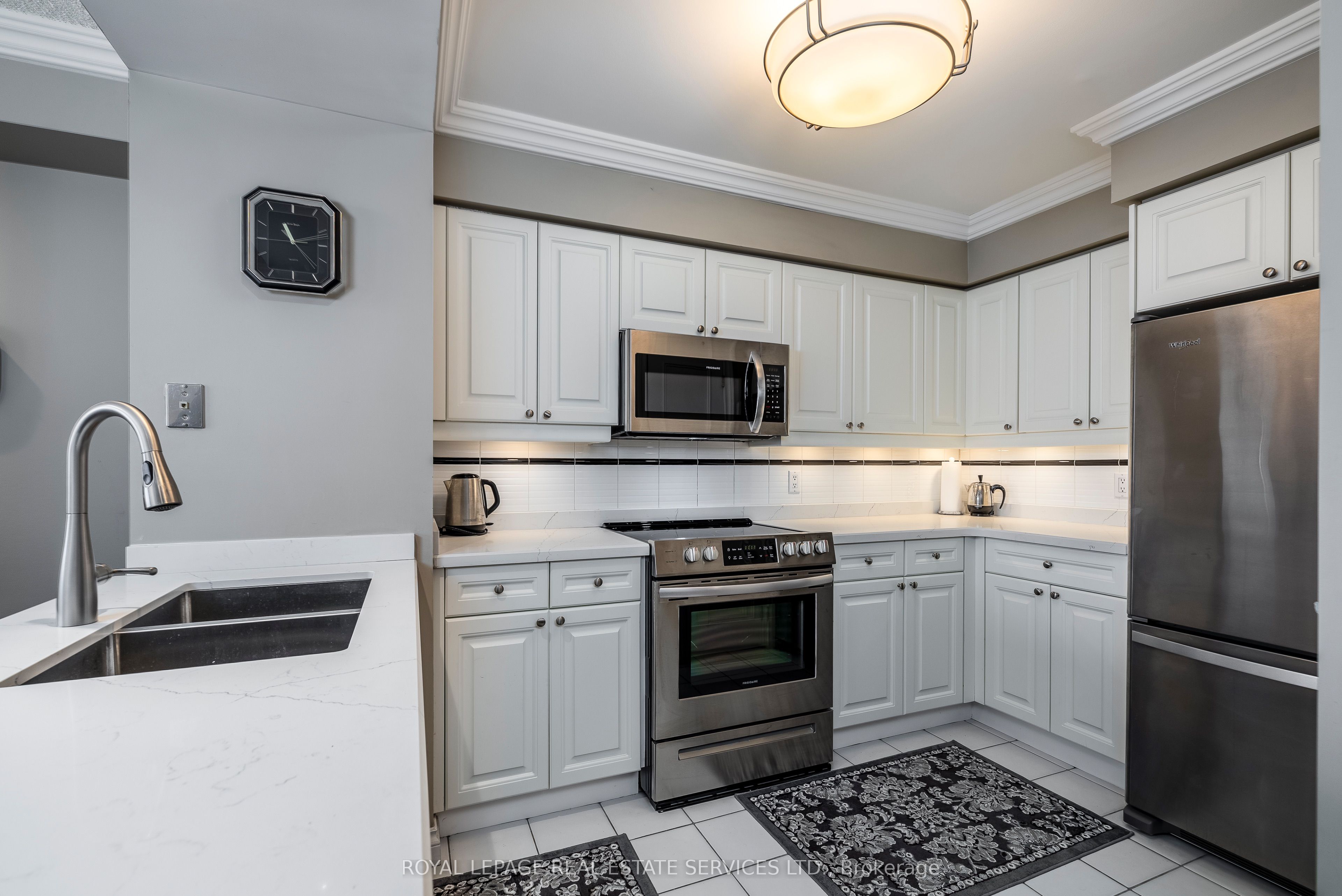 1 Palace Pier Court 2812, Toronto, ON M8V 3W9 photo 4
