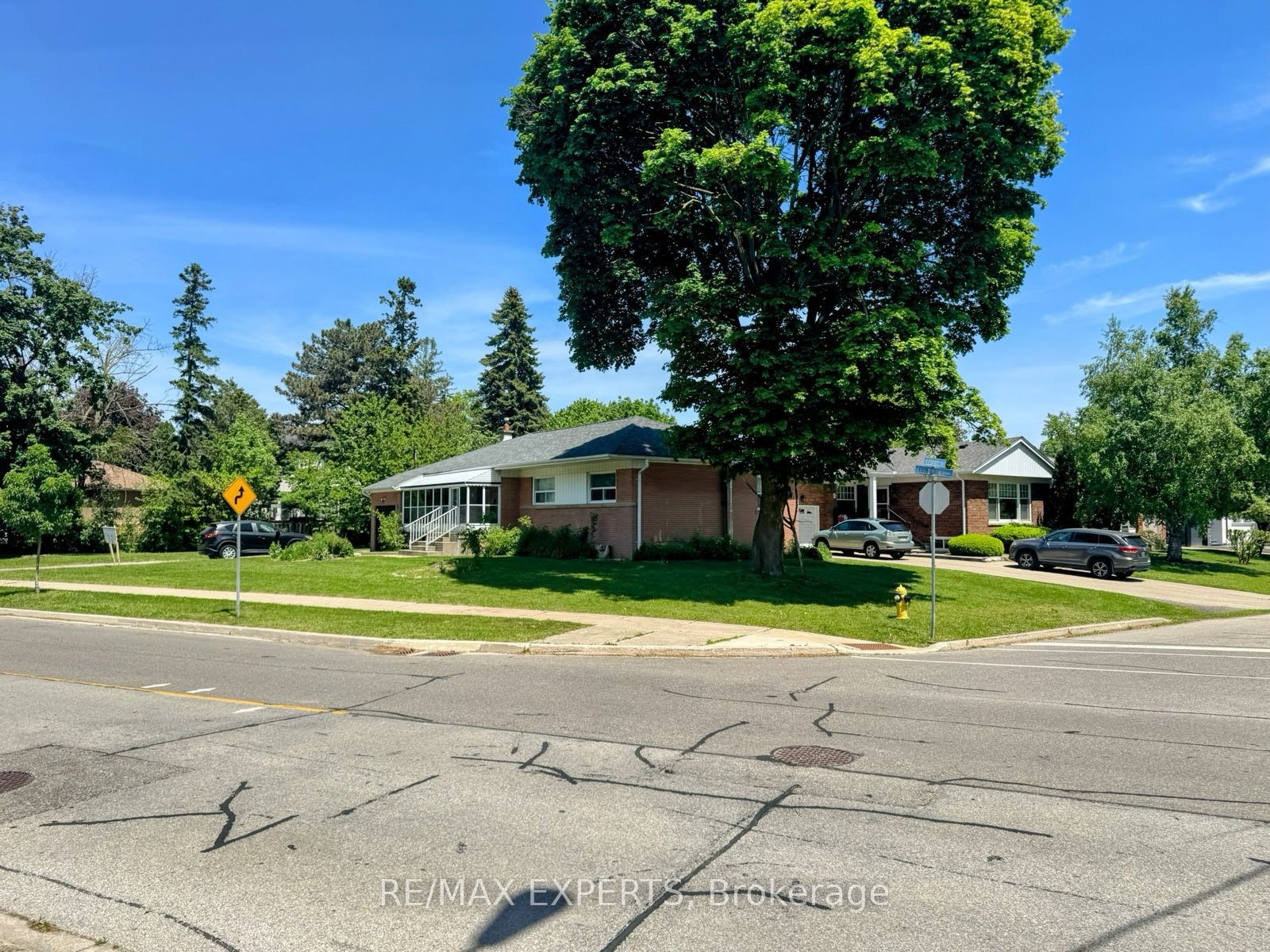 71 Lloyd Manor Road, Toronto, ON M9B 5J2 photo 4