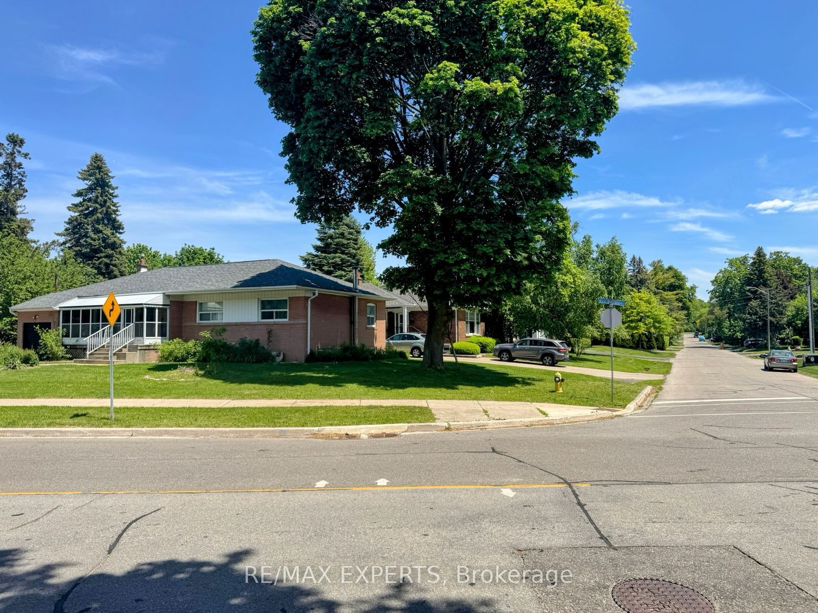 69 Lloyd Manor Road, Toronto, ON M9B 5J1 photo 2
