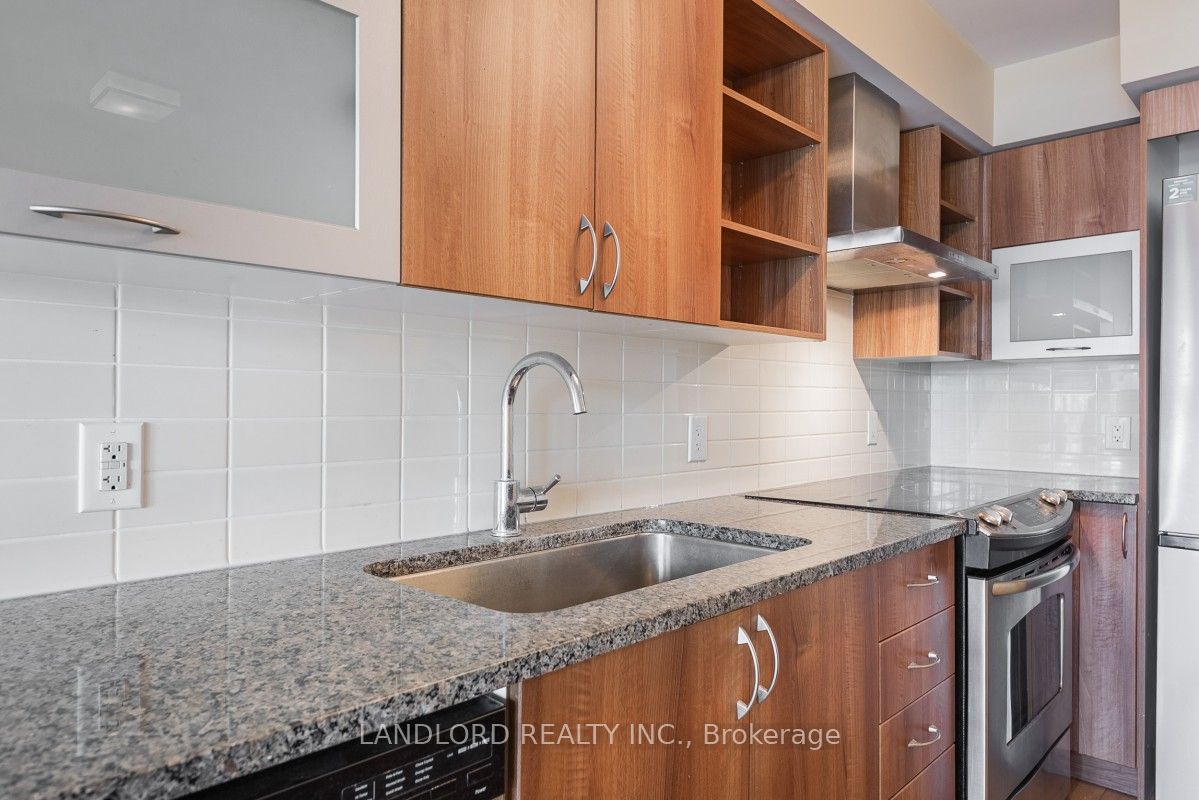 1 Michael Power Place 318, Toronto, ON M9A 0A1 photo 2