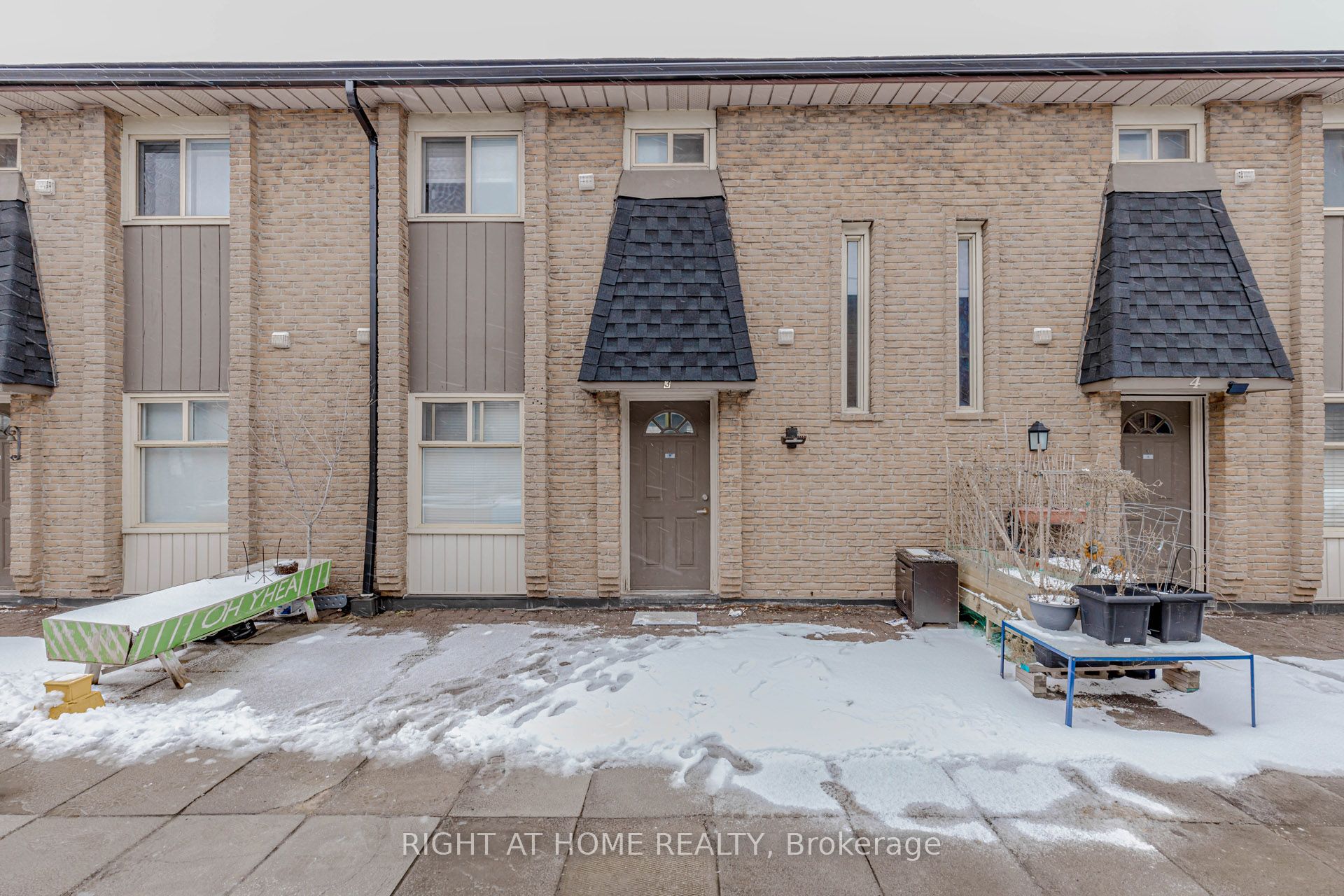 40 Rexdale Boulevard 3, Toronto, ON M9W 5Z3
