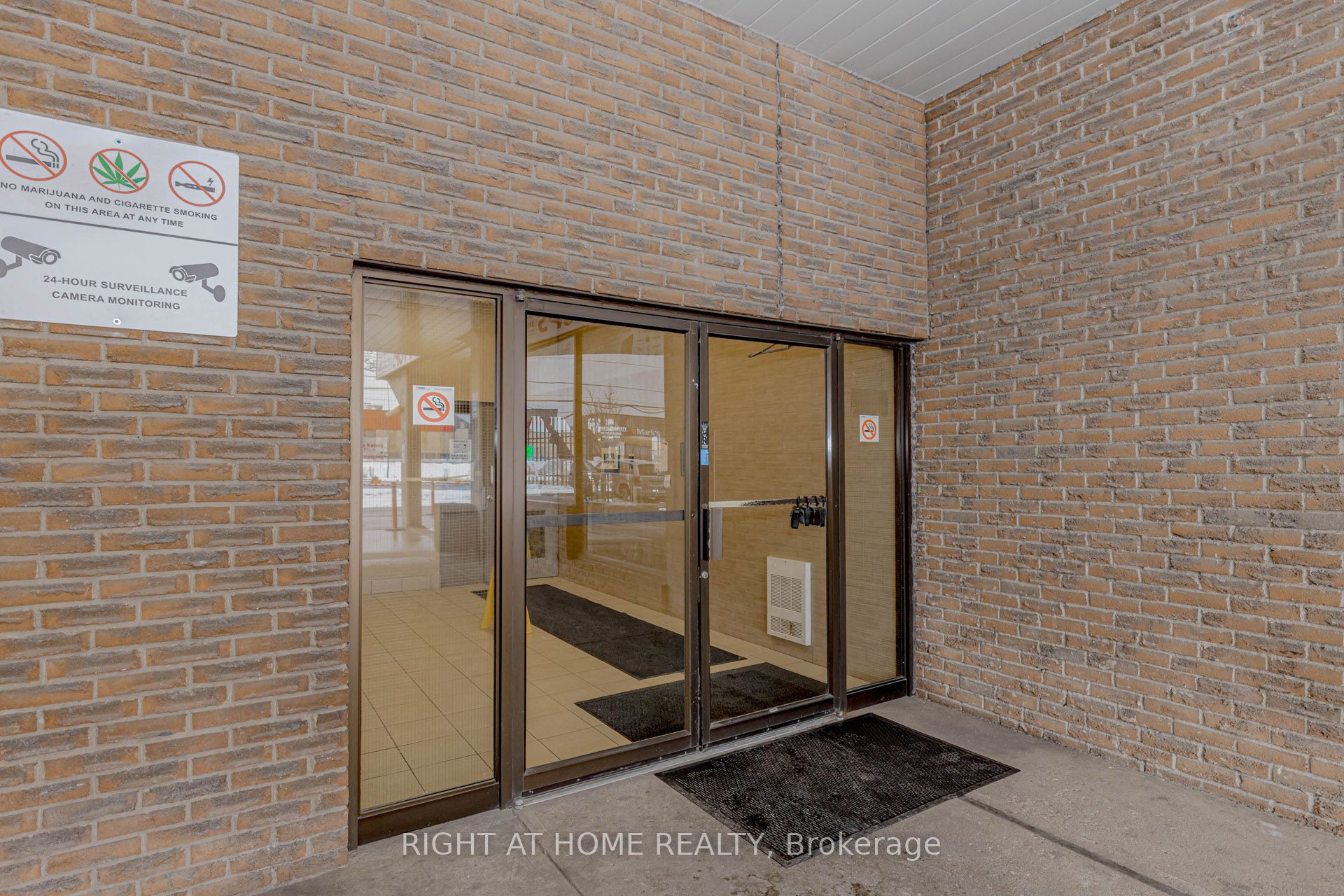 40 Rexdale Boulevard 3, Toronto, ON M9W 5Z3 photo 4