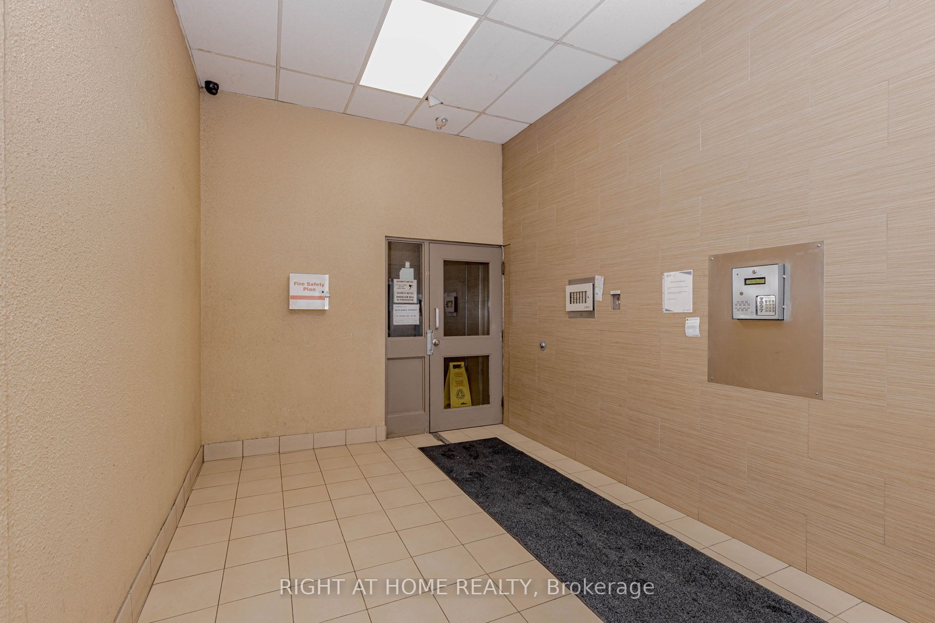 40 Rexdale Boulevard 3, Toronto, ON M9W 5Z3 photo 5
