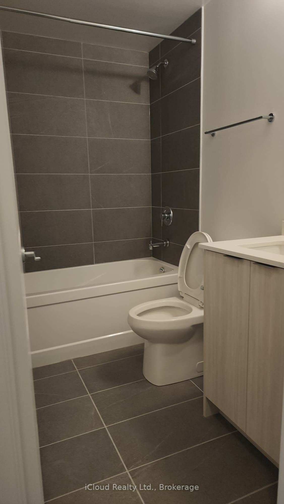 115 Nipissing Road 614A, Milton, ON L9T 1R3 photo 4