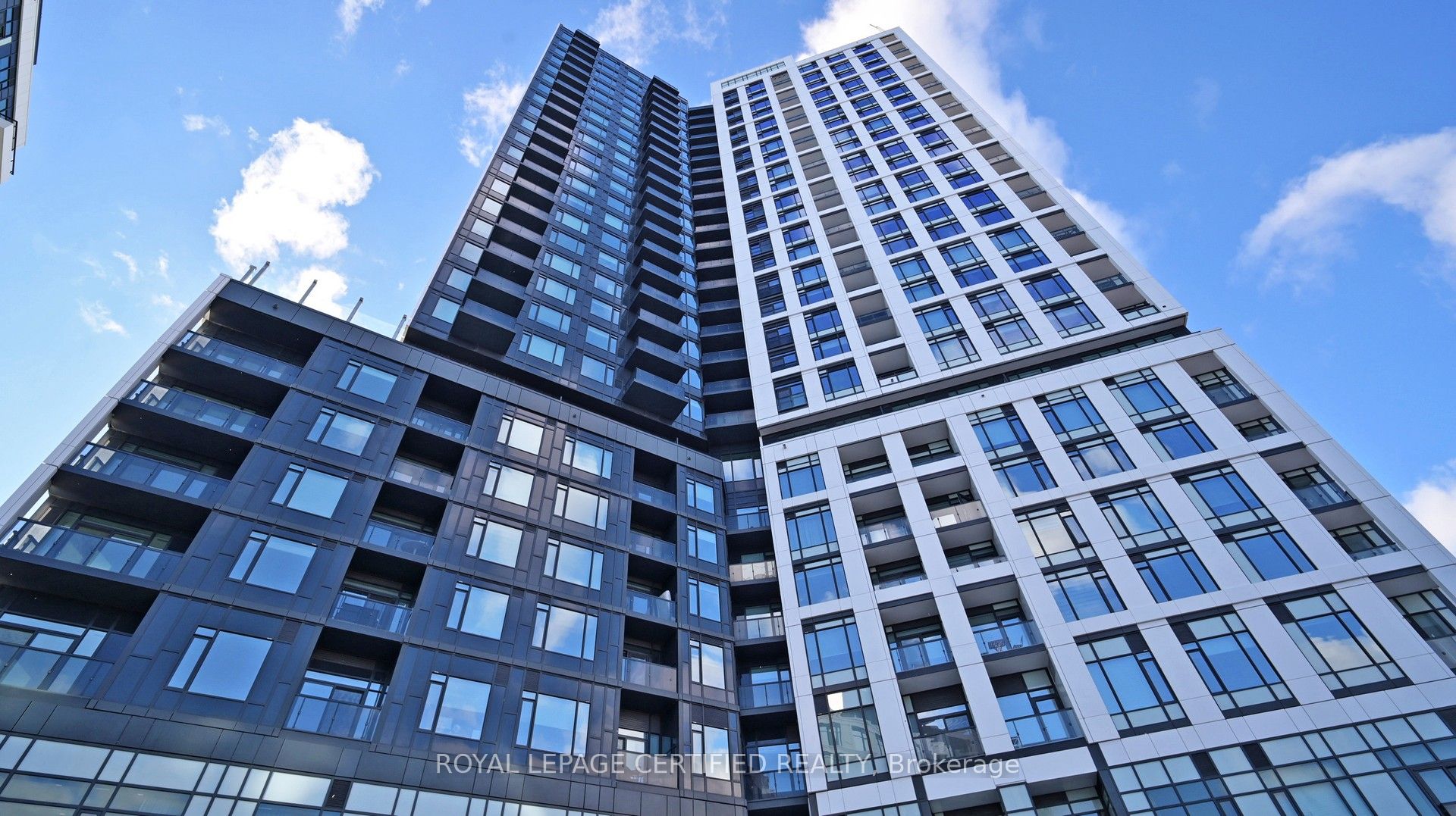 2495 Eglinton Avenue W 205, Mississauga, ON L5M 2V8 photo 2